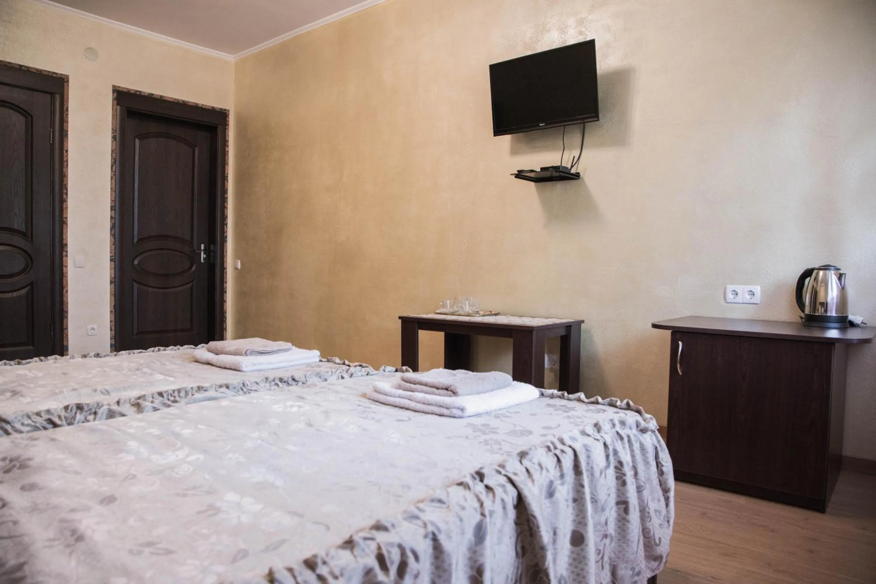 Photo of the whole room, Bed in Guest House Montreal