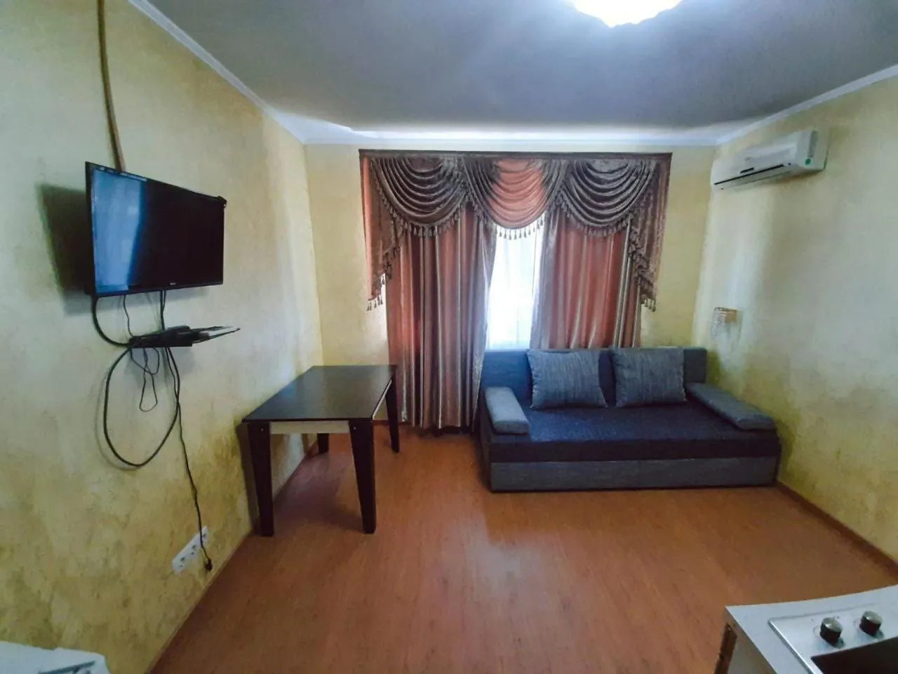 TV and multimedia in Guest House Montreal