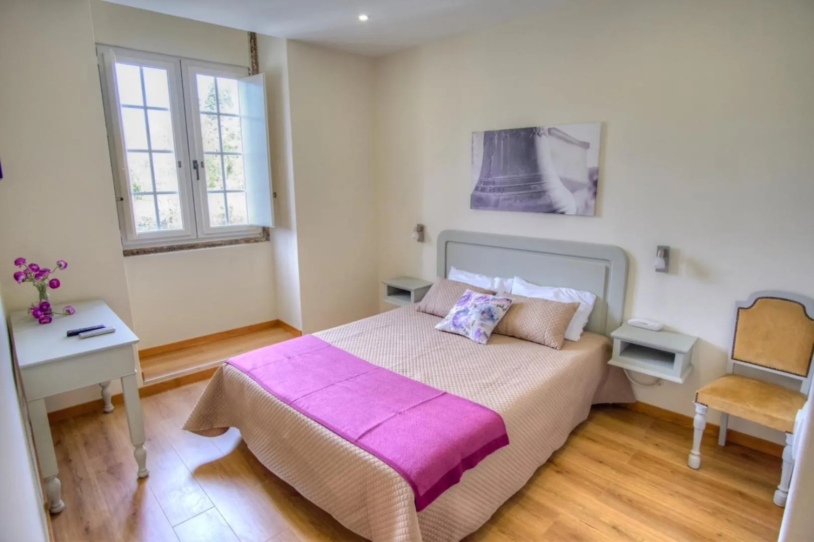 Double Room with Lake View - single occupancy in Hotel Os Poetas