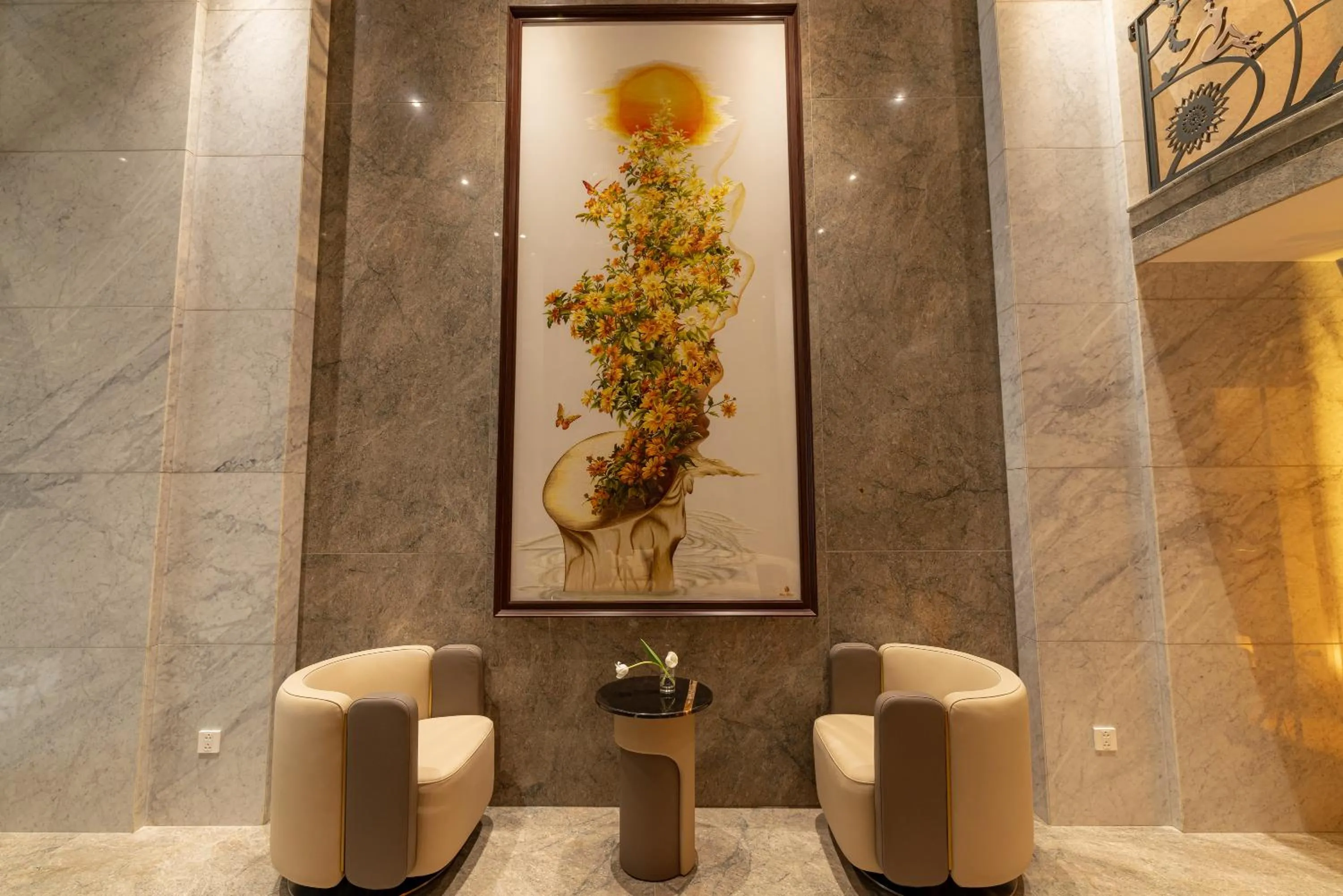 Lobby or reception in Sunflower Apartment - Luxury Suite by THC Group