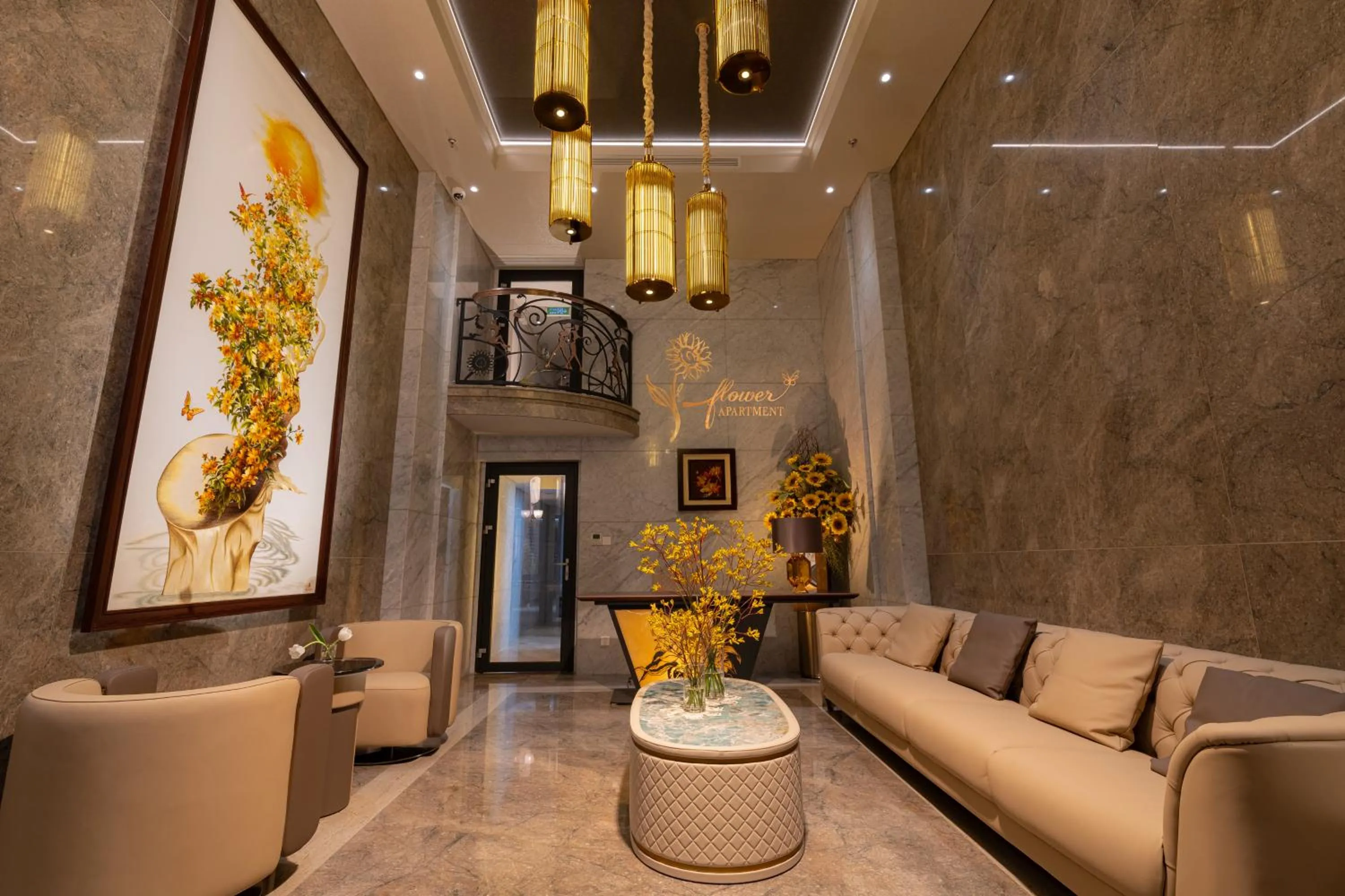 Lobby or reception in Sunflower Apartment - Luxury Suite by THC Group