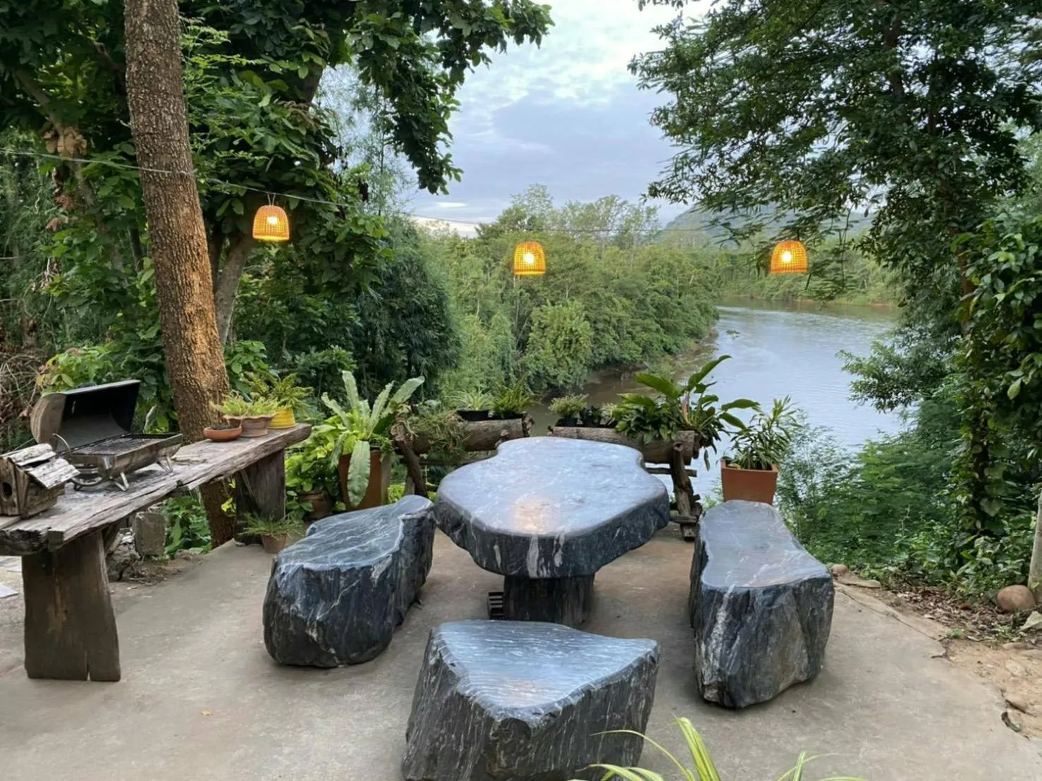 Staff in Baanmai Phaipa House