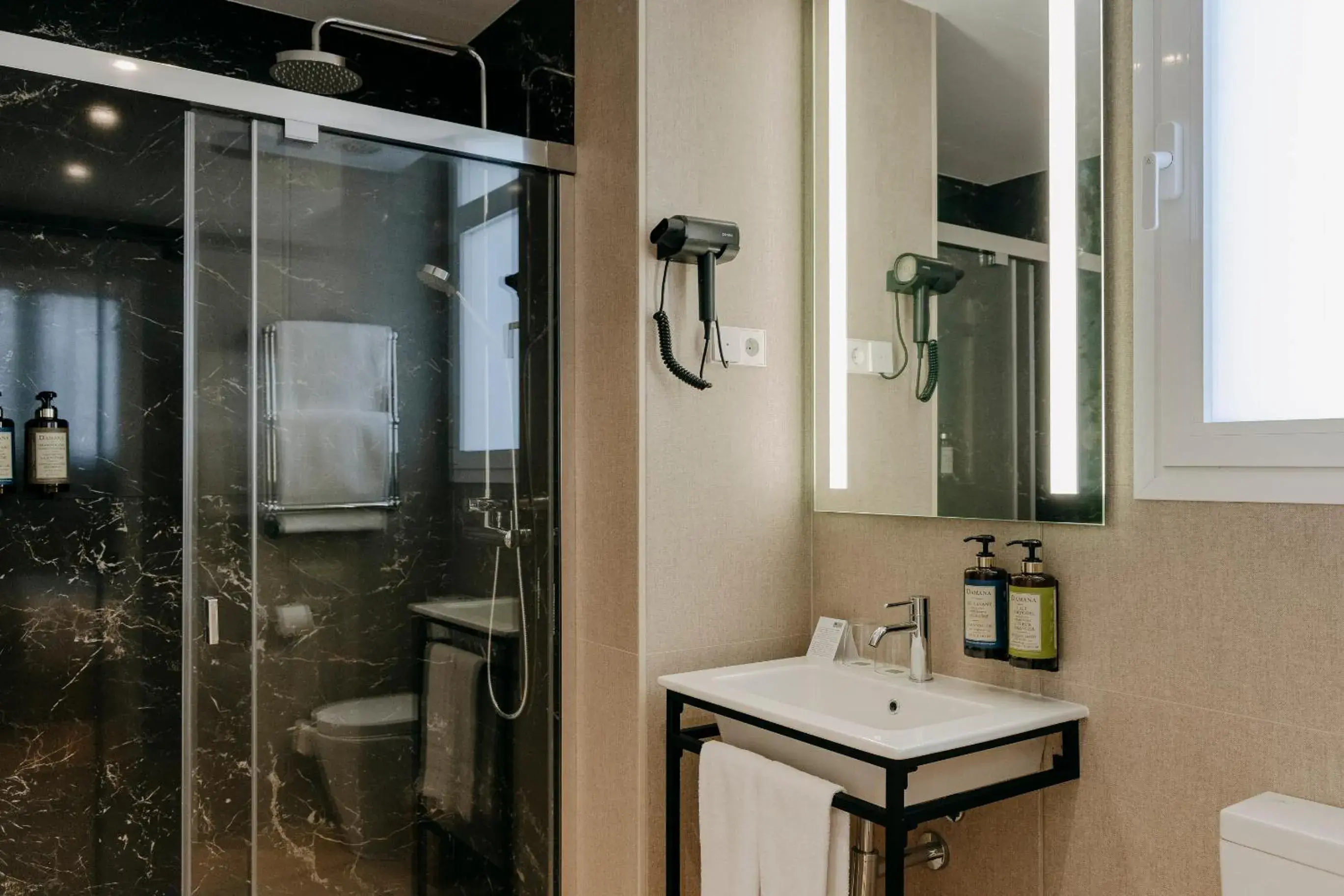 Double Room in Hotel Pax Atocha Double Room in Hotel Pax Atocha