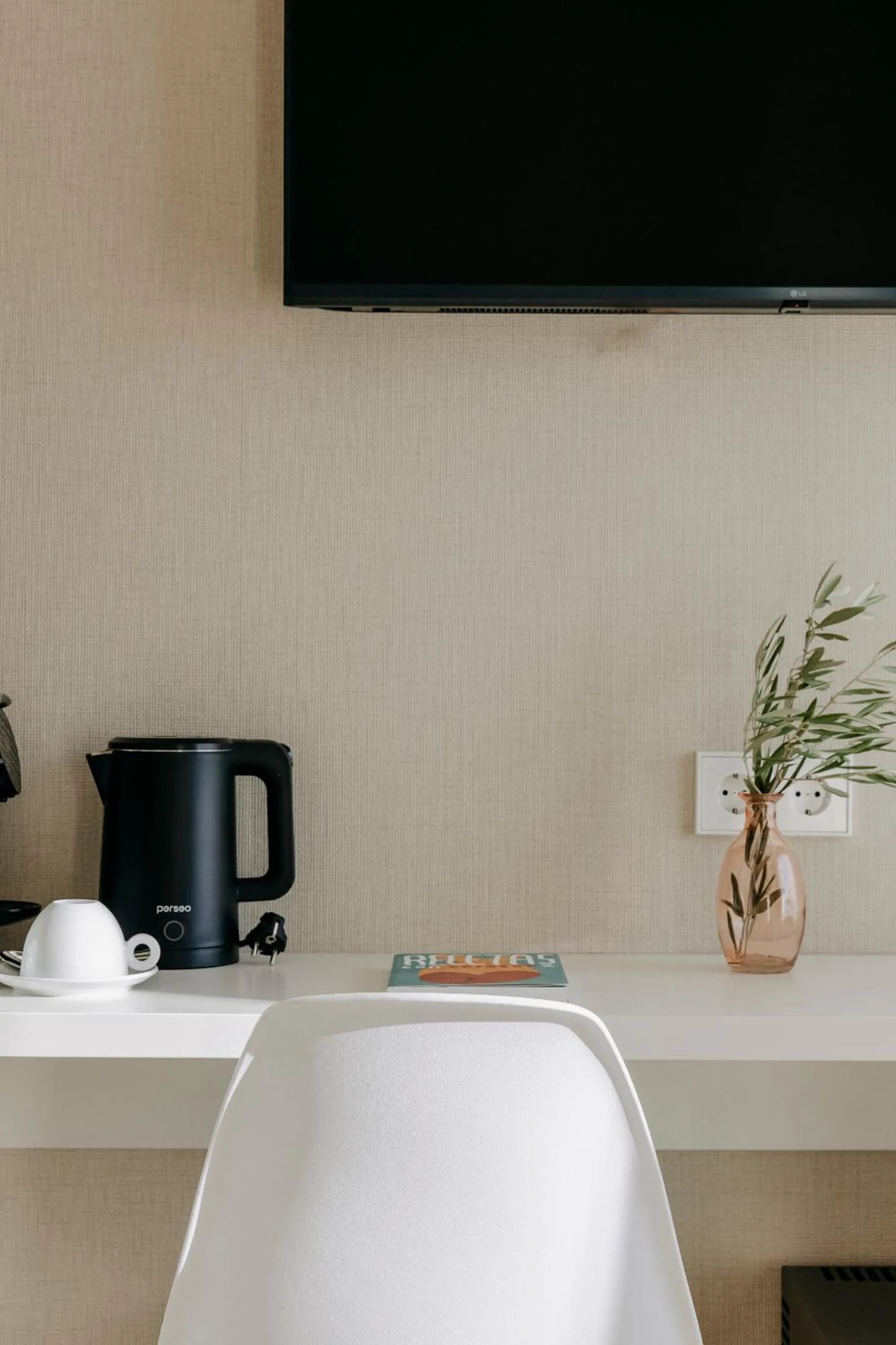 TV and multimedia in Hotel Pax Atocha