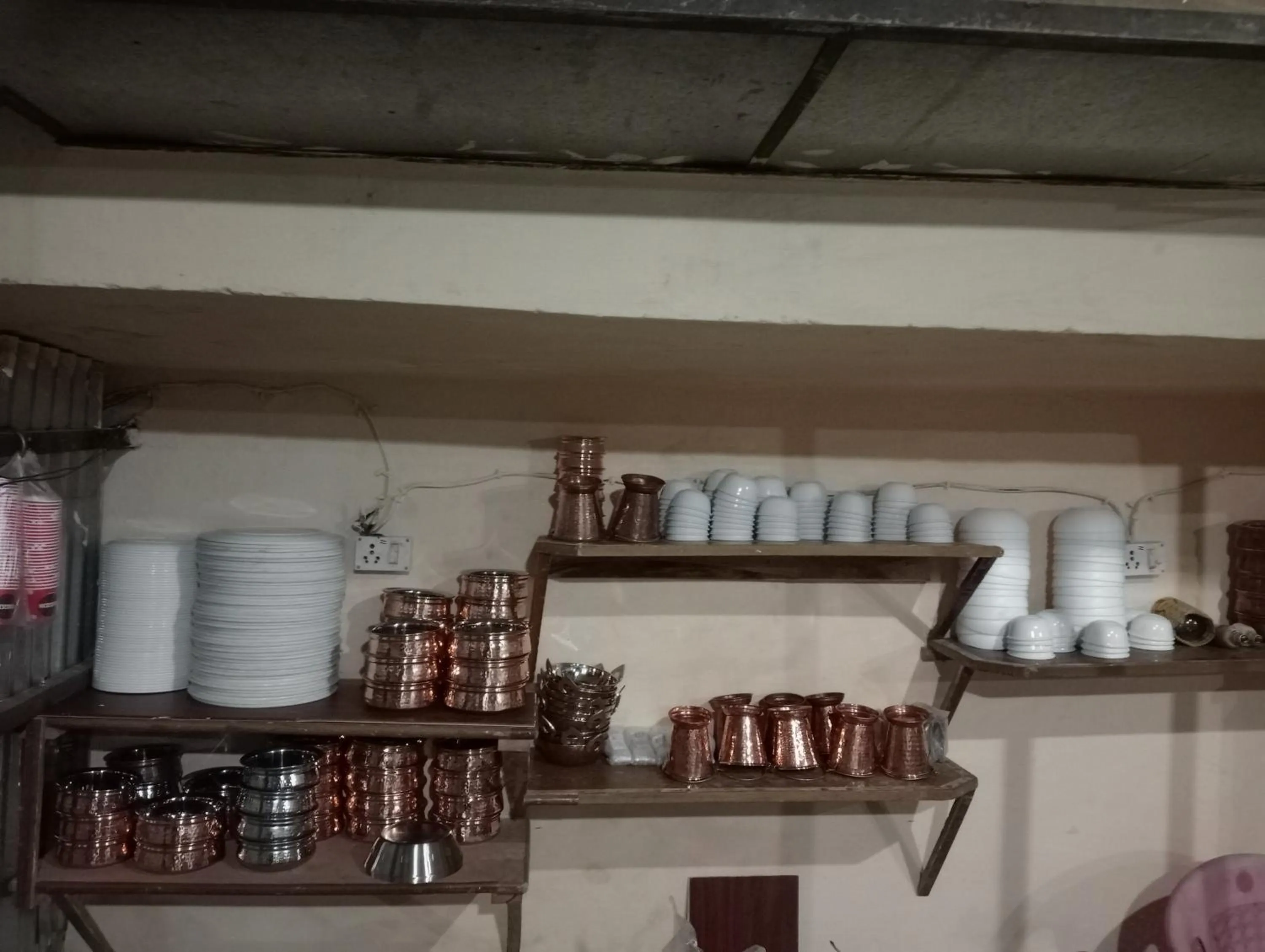 Kitchen or kitchenette in The Mrityunjaya Palace 3 Star hotel in Guptakashi