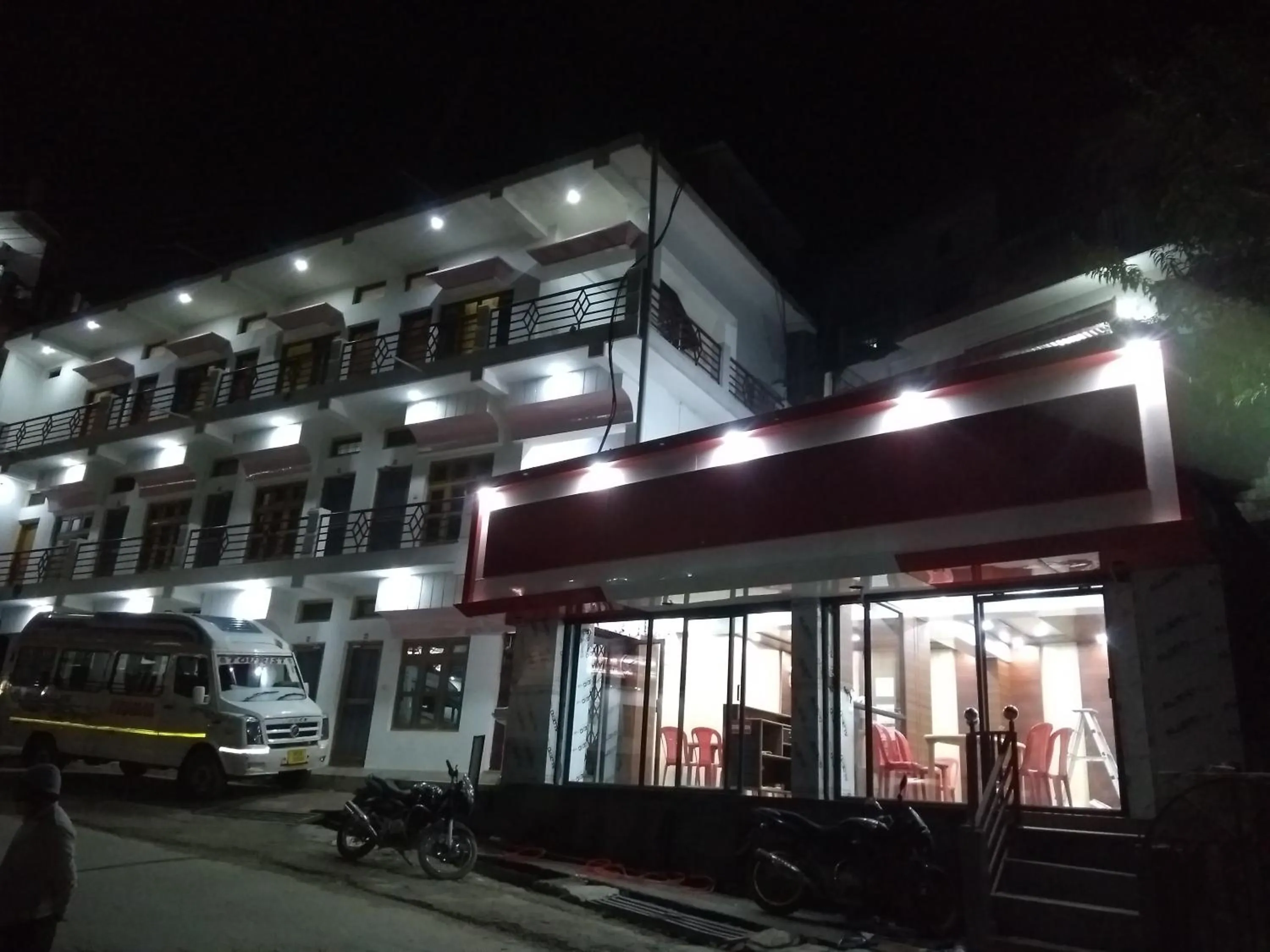 The Mrityunjaya Palace 3 Star hotel in Guptakashi