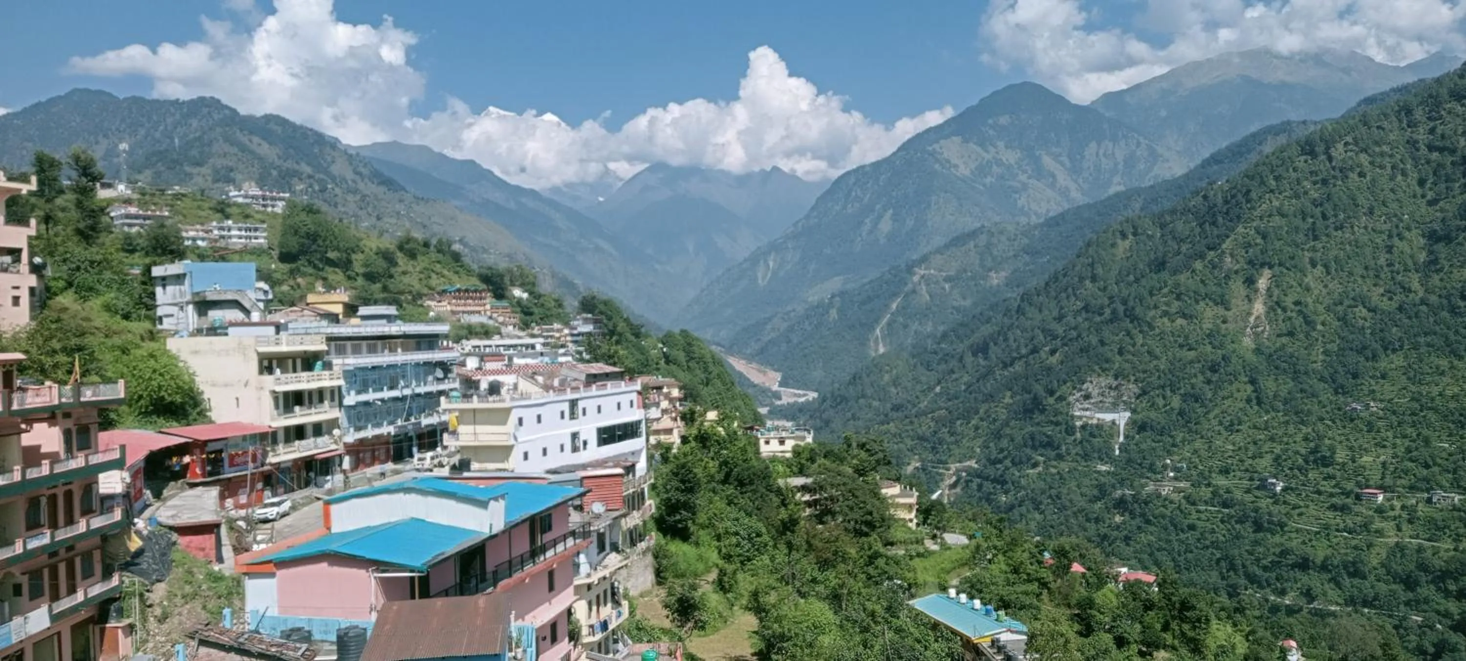 The Mrityunjaya Palace 3 Star hotel in Guptakashi