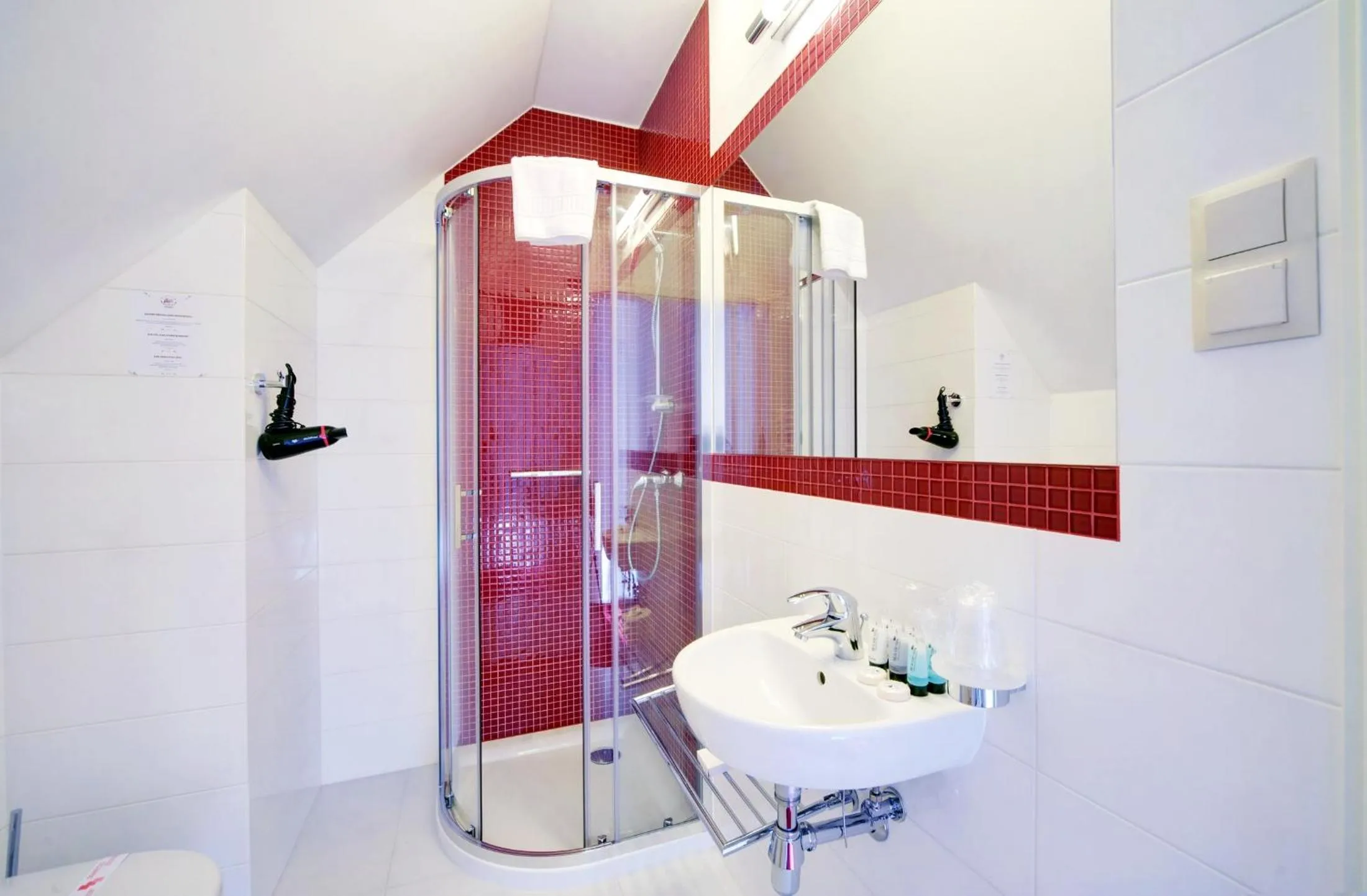 Bathroom in Hotel Willa Odkrywców