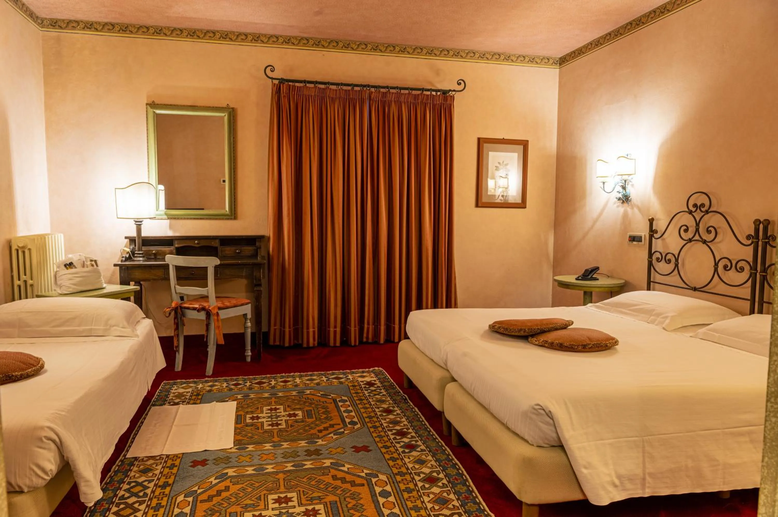 Photo of the whole room, Bed in Hotel Boccaccio