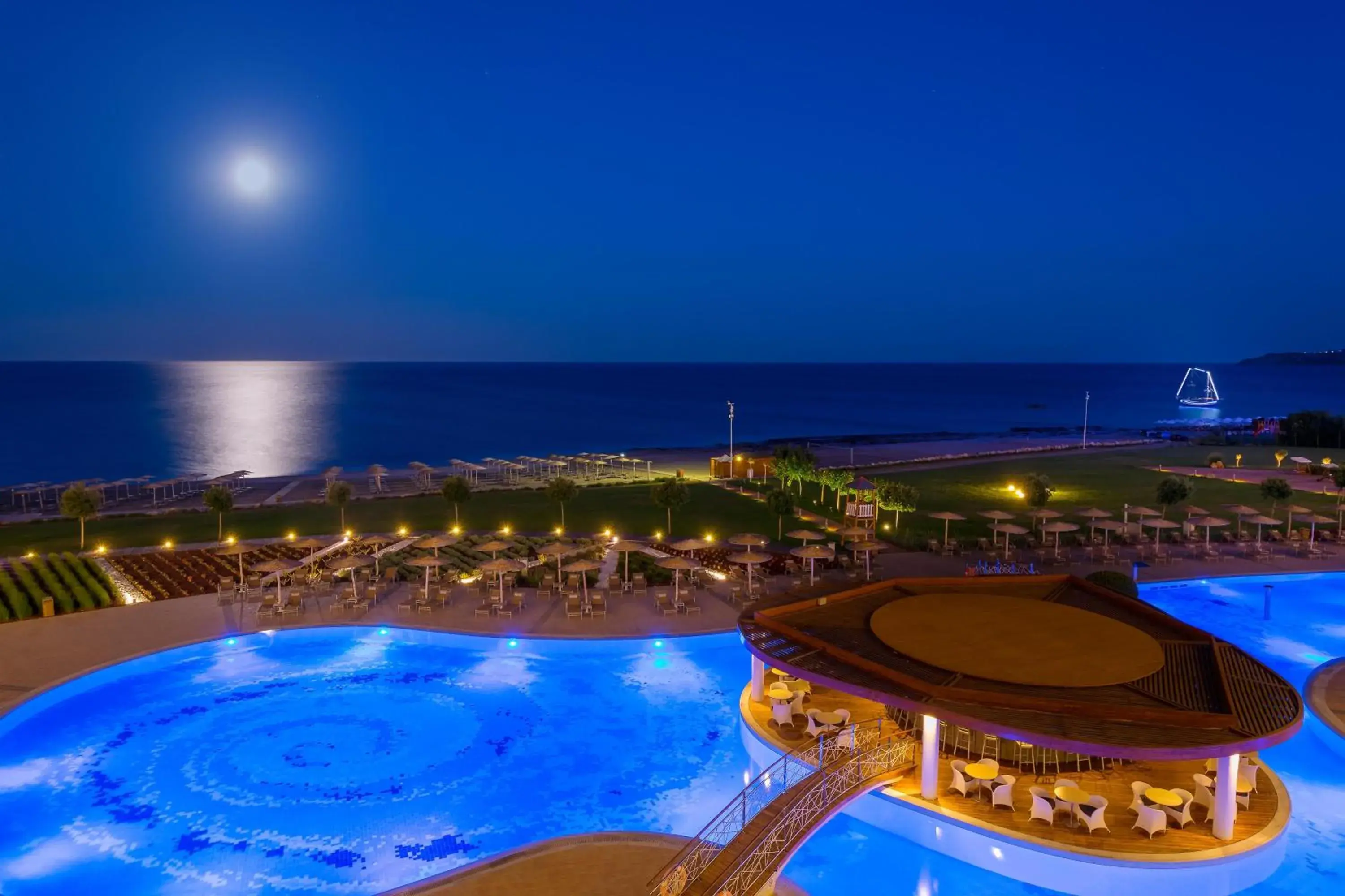 Swimming pool in Elysium Resort & Spa Swimming pool in Elysium Resort & Spa