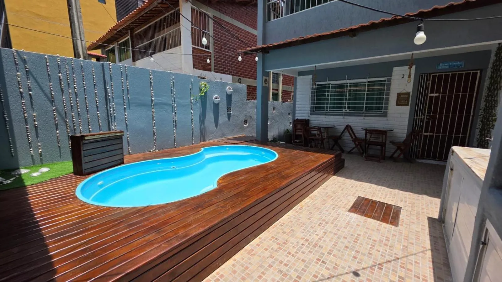 Casa com Piscina a 40 metros do Mar by La Playa