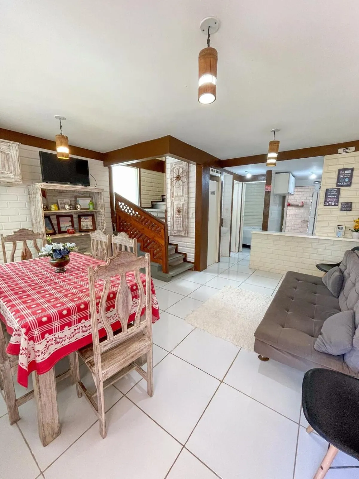 Casa com Piscina a 40 metros do Mar by La Playa