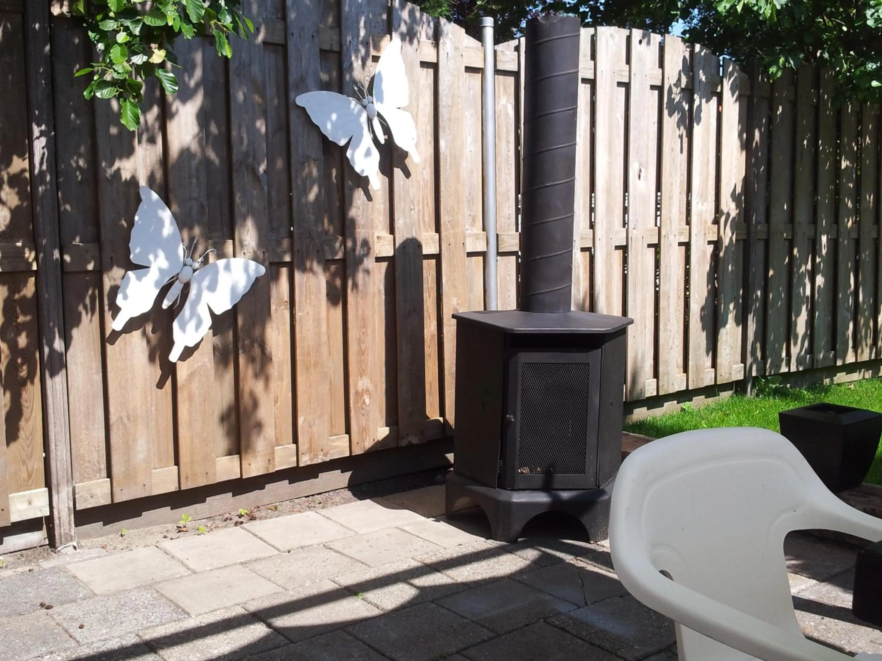 BBQ facilities in Bed & Kitchen Den Oever