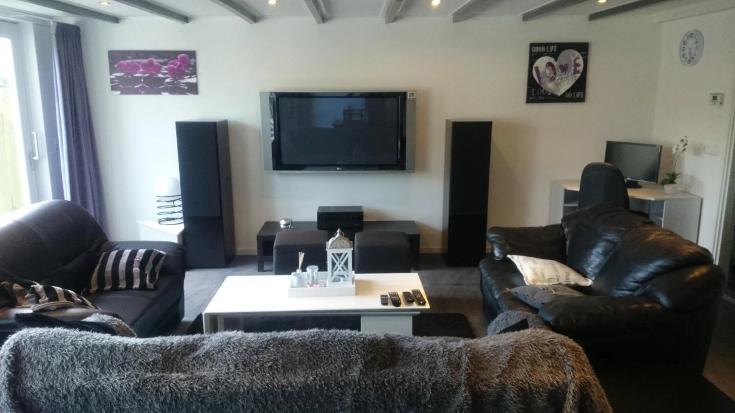 Bed & Kitchen Den Oever