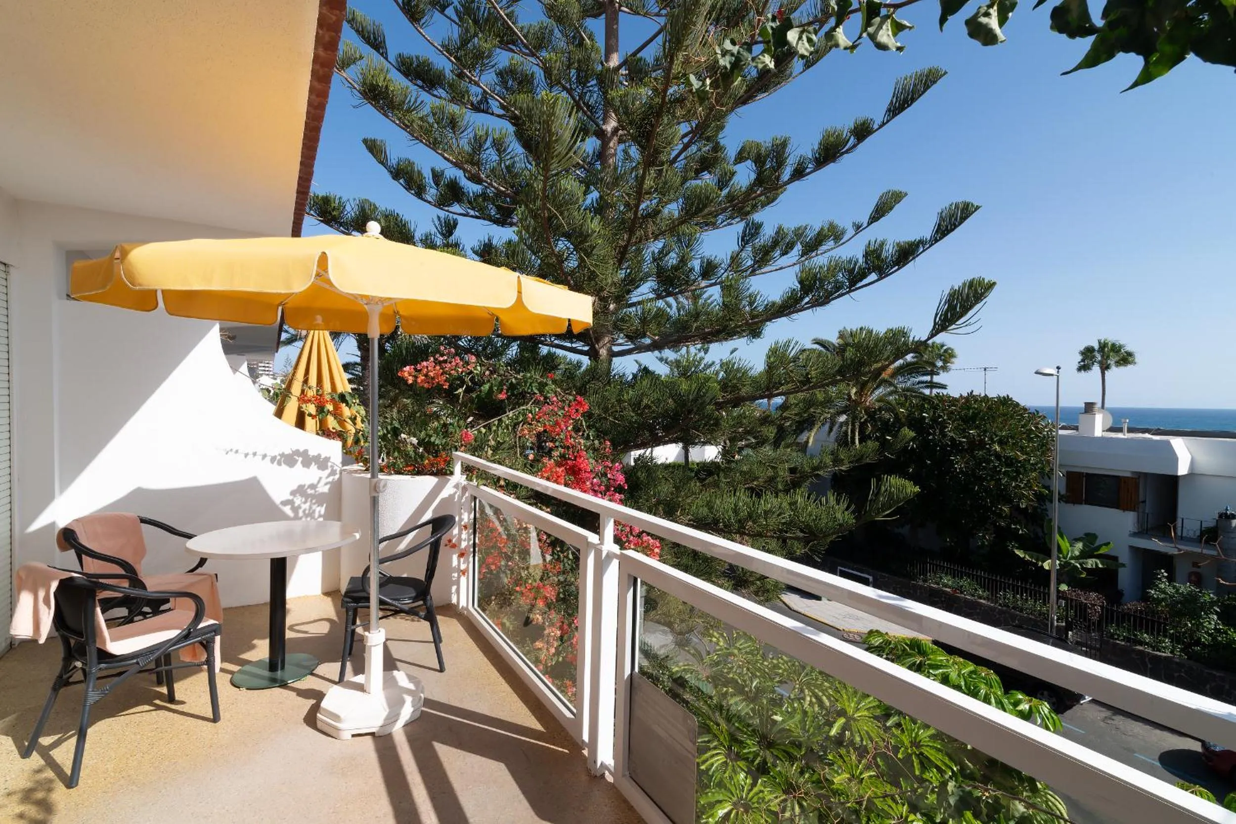 Balcony/Terrace in Apartamentos Montemayor