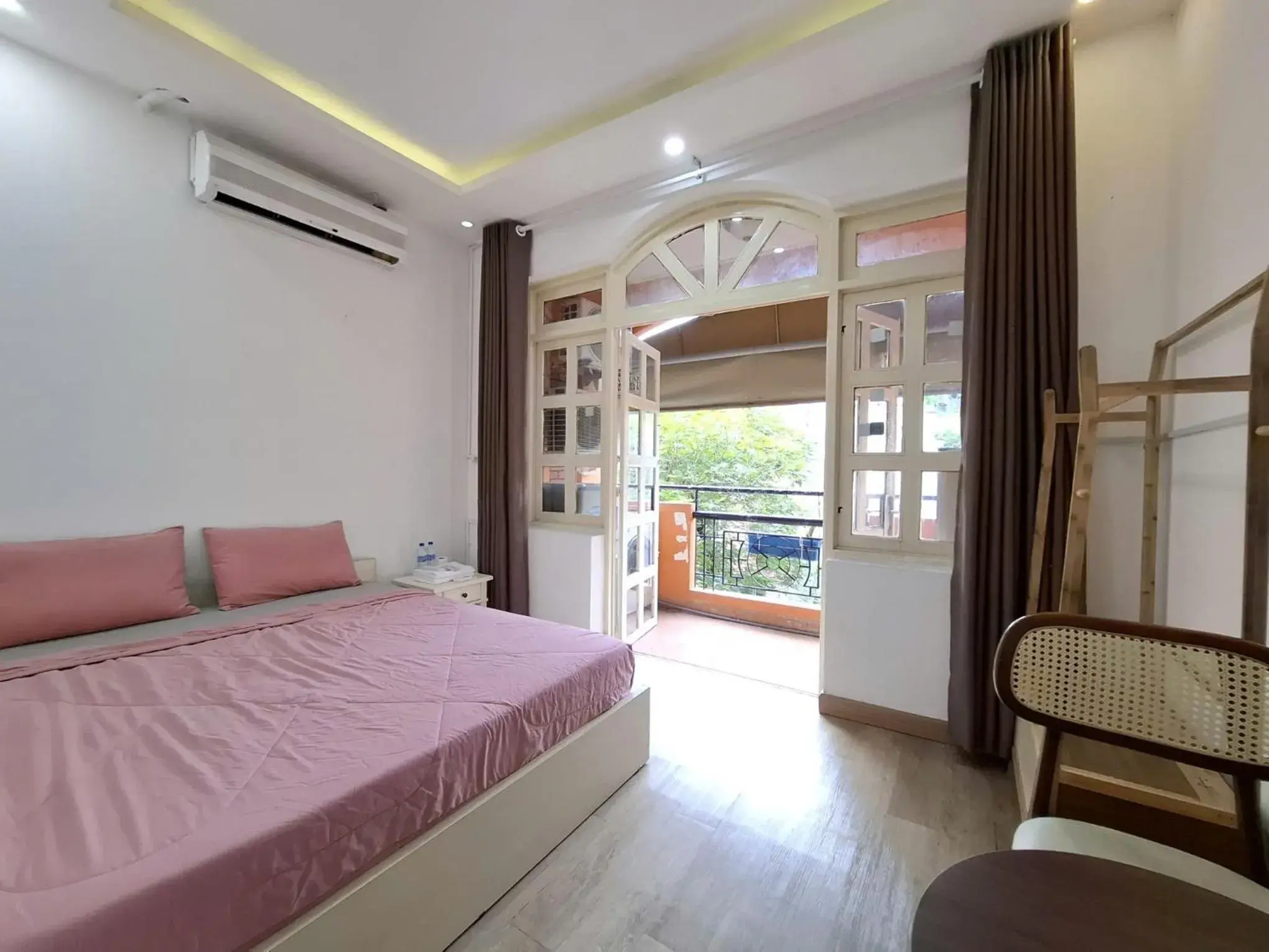 Double Room with Balcony in Lunaria Maison - Tan Dinh Corner Double Room with Balcony in Lunaria Maison - Tan Dinh Corner
