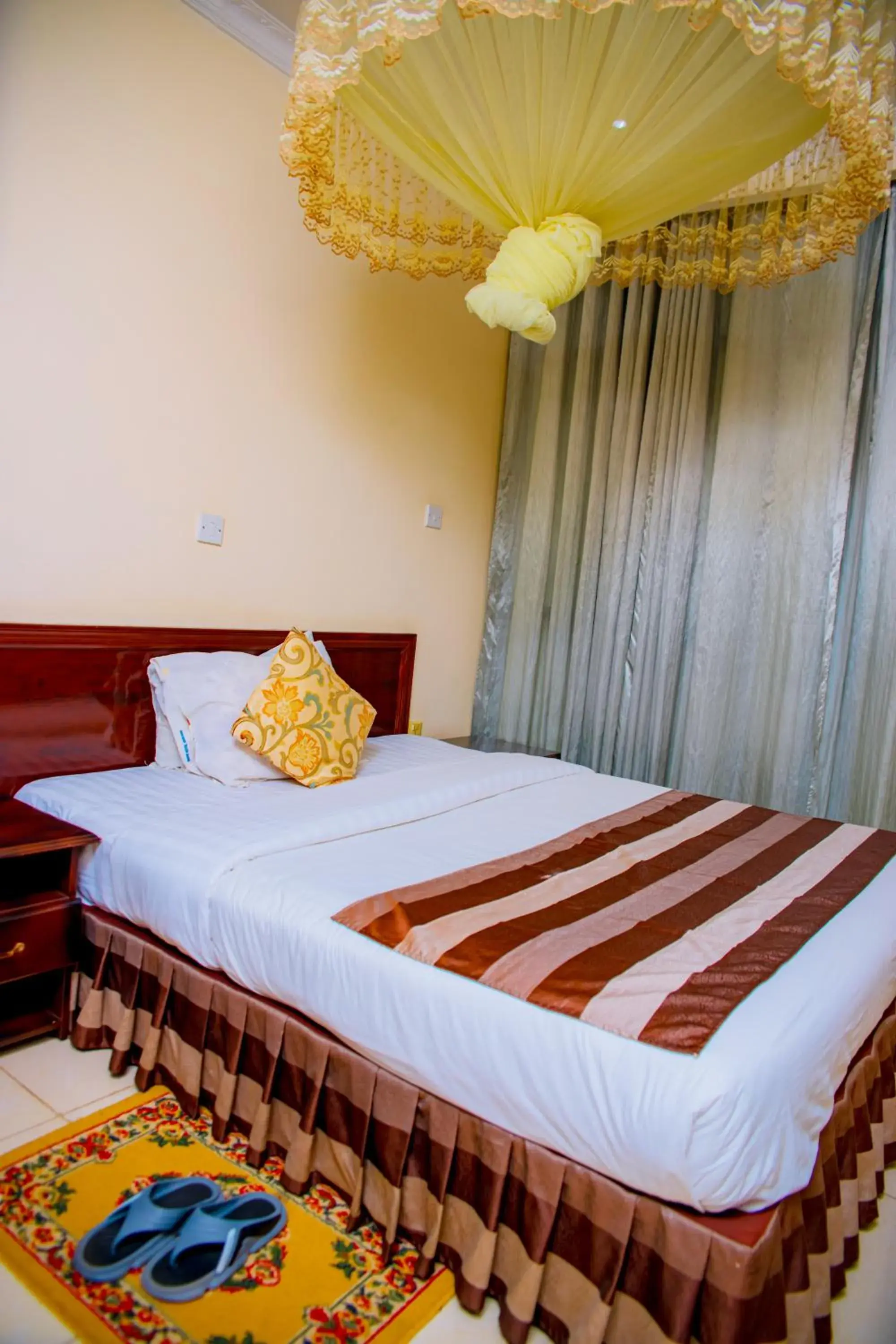 Single Room with Balcony - single occupancy in Ineza Hotel Musanze - Snow Hotel Single Room with Balcony - single occupancy in Ineza Hotel Musanze - Snow Hotel