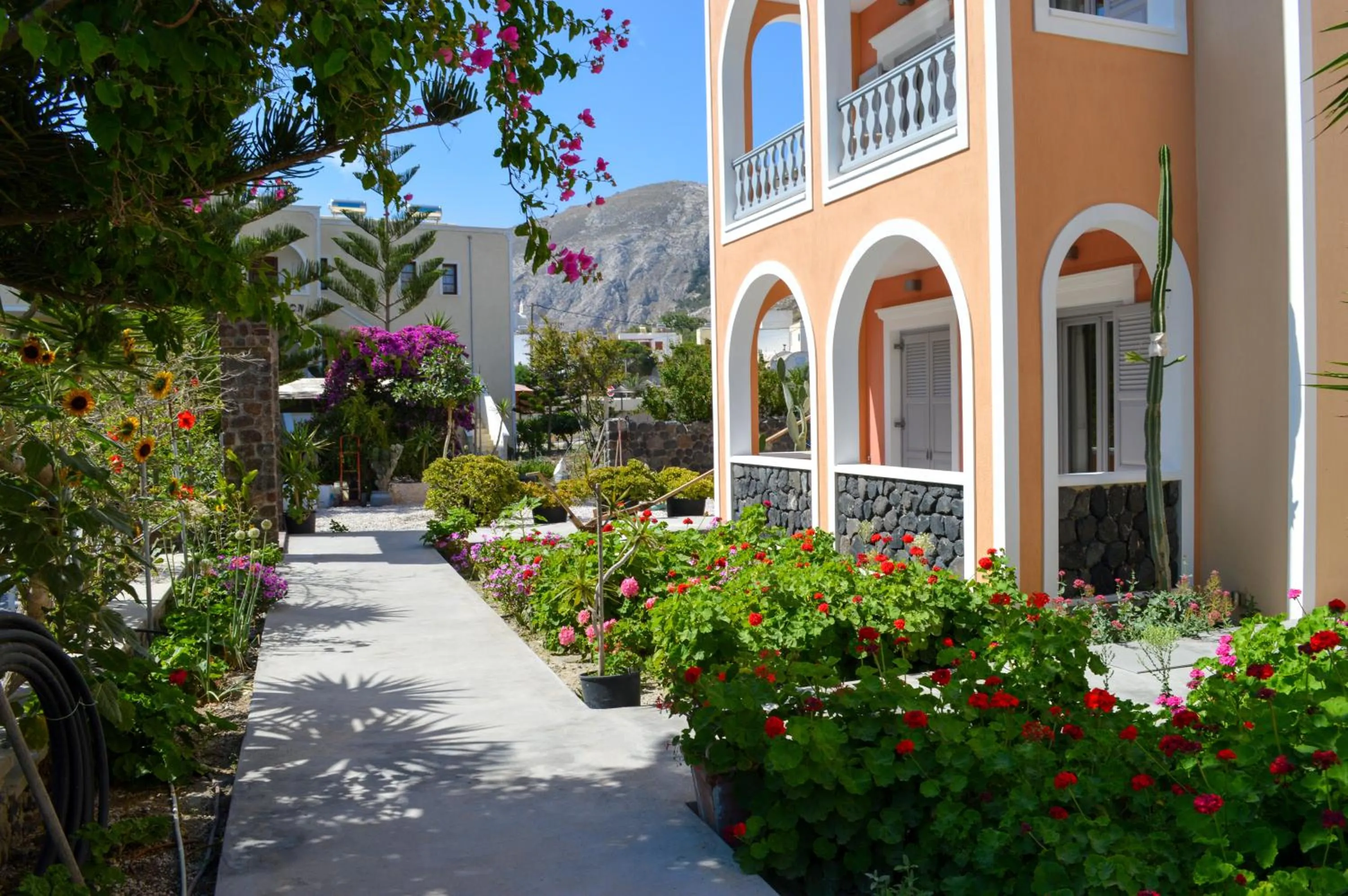 Facade/entrance in Castro Hotel