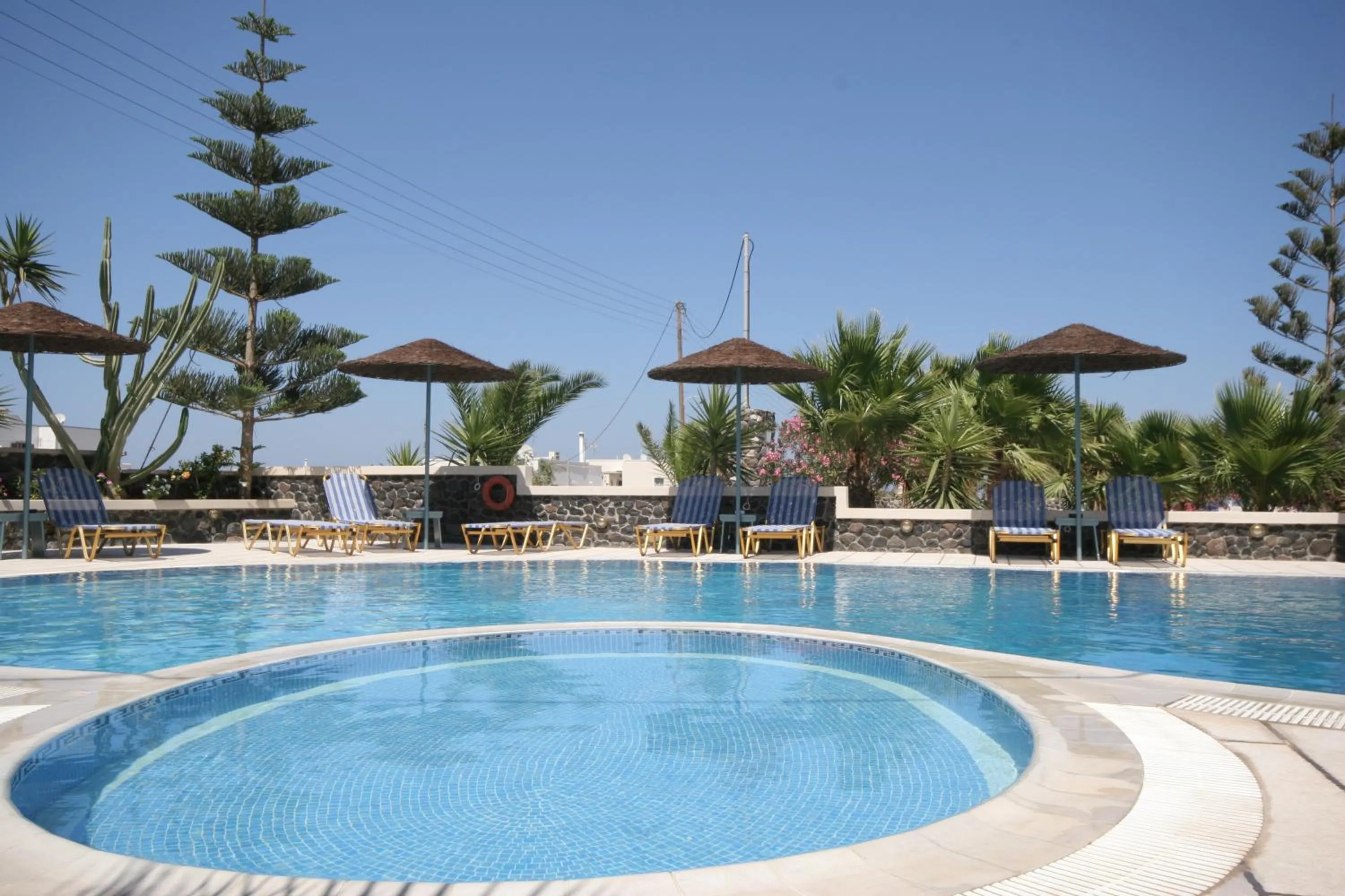 Swimming pool in Castro Hotel