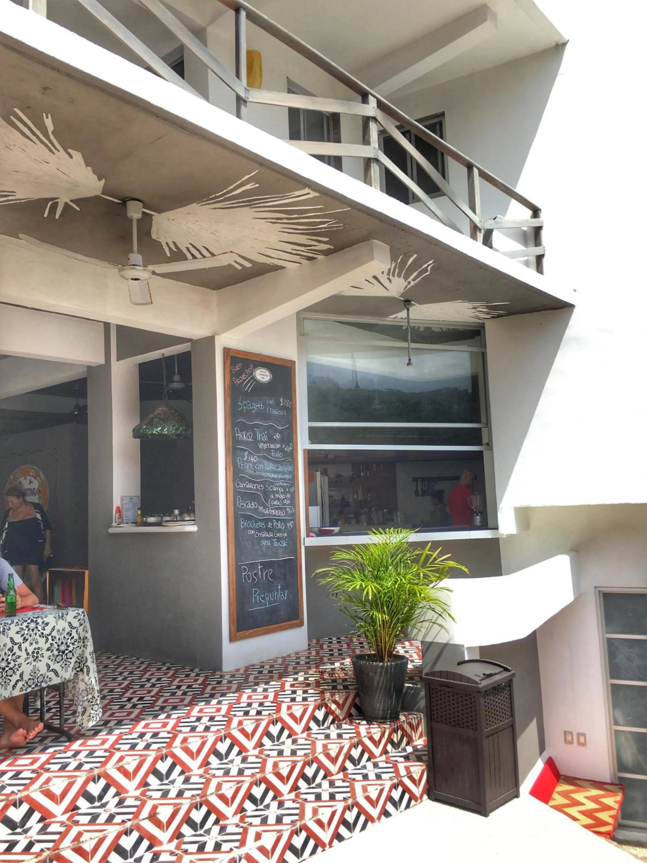 Restaurant/places to eat in Villa Aikia (Adults Suites A/C)