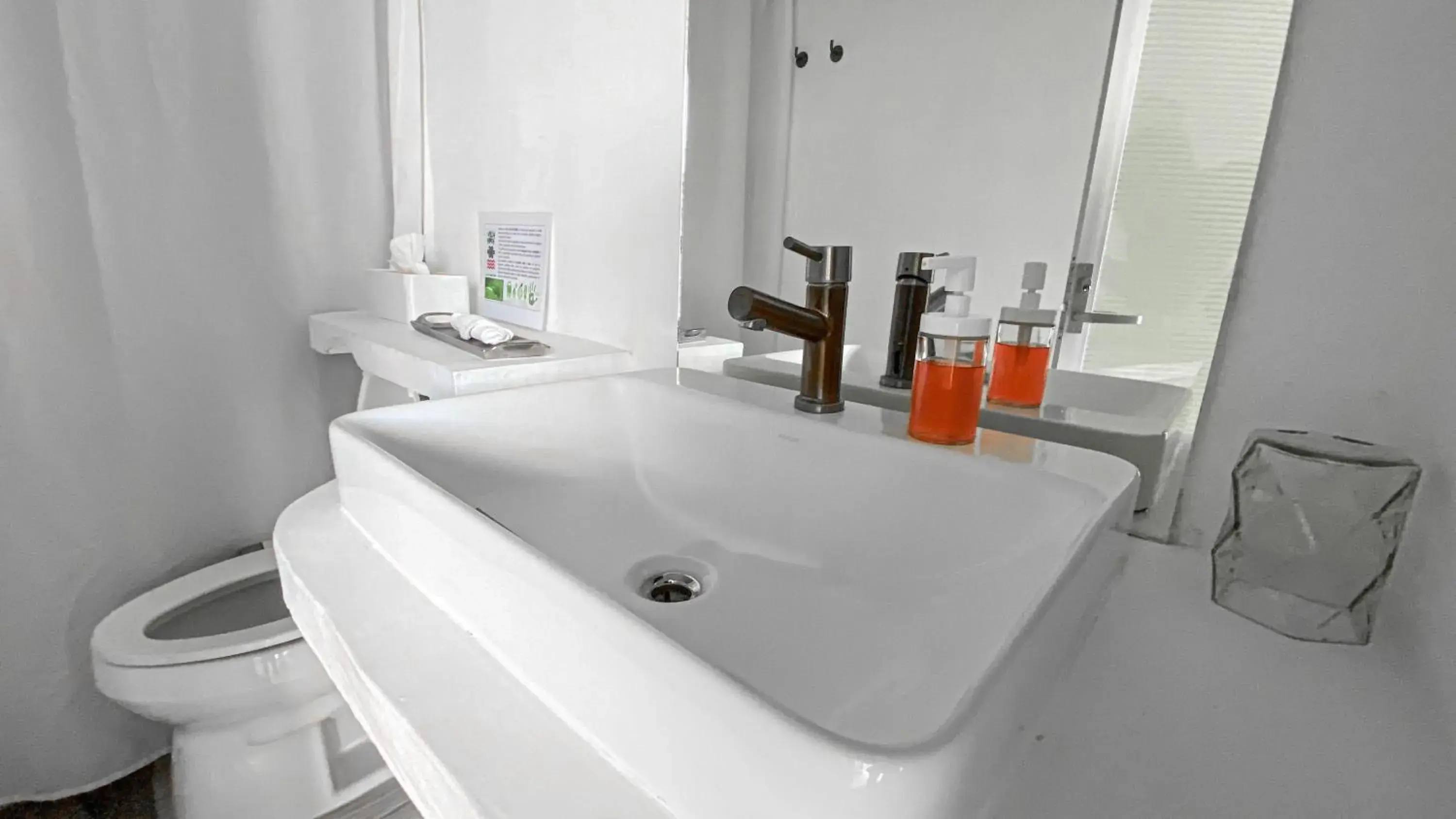 Bathroom in Villa Aikia (Adults Suites A/C) Bathroom in Villa Aikia (Adults Suites A/C)