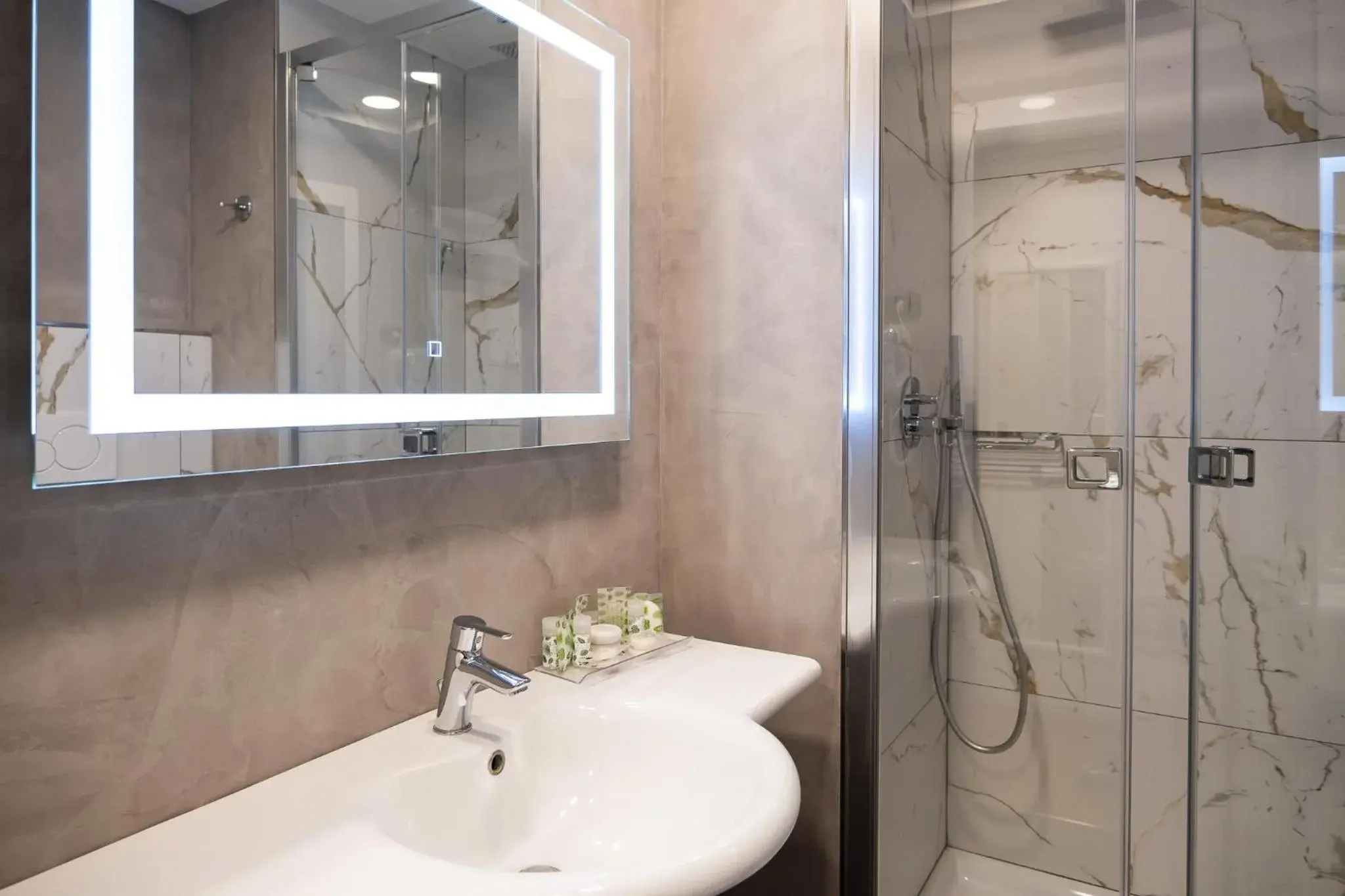 Bathroom in Hotel Dei Congressi Bathroom in Hotel Dei Congressi