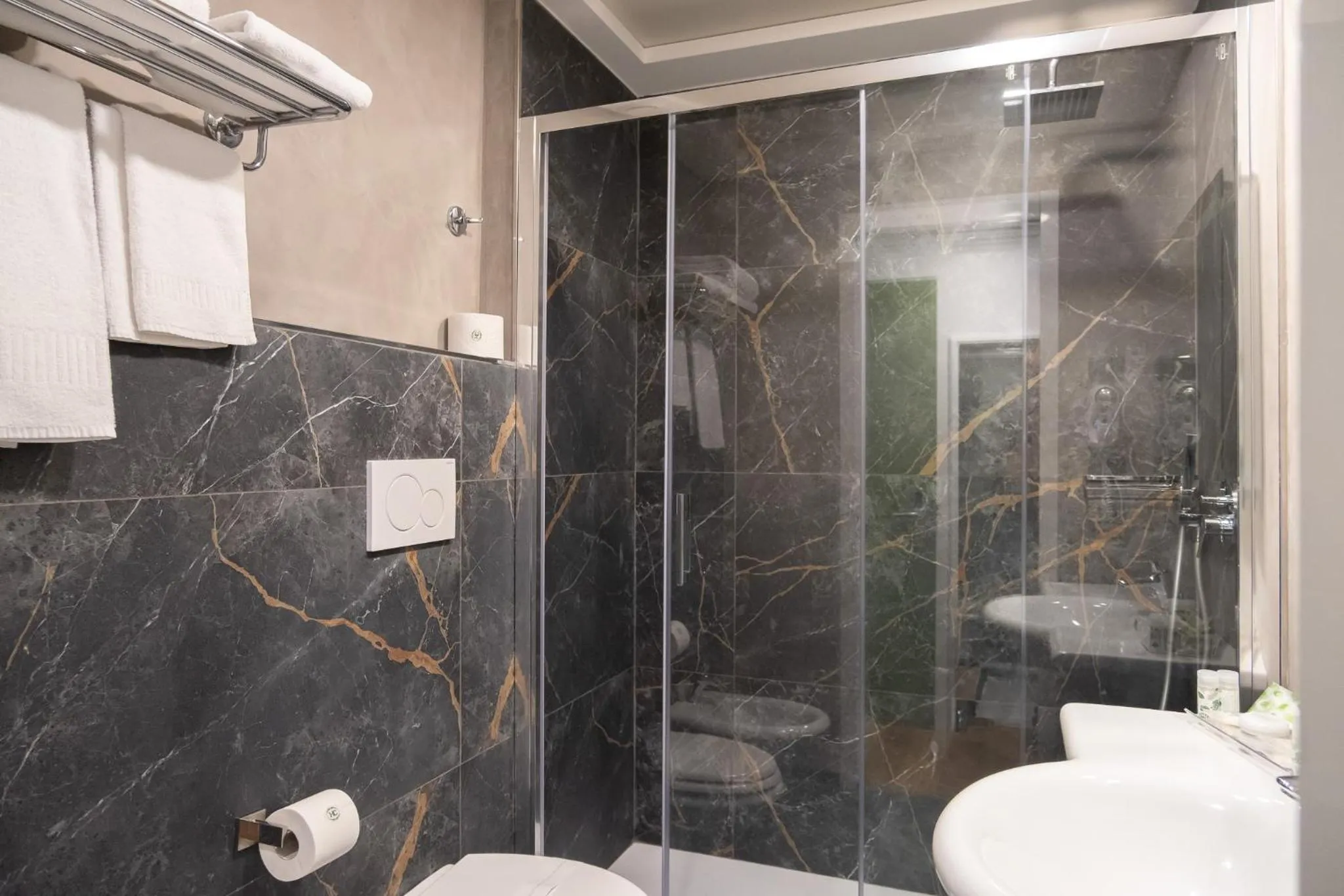 Bathroom in Hotel Dei Congressi