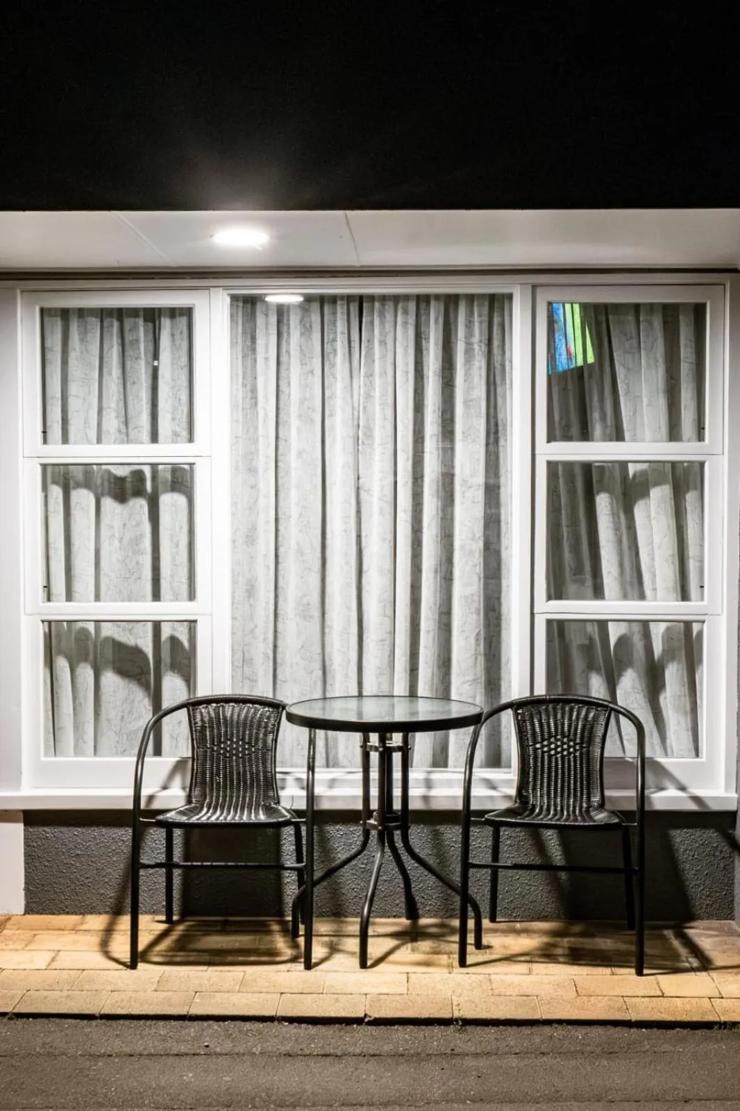 Frimley Lodge Motel - with Airport Shuttle service- Best Location in Town