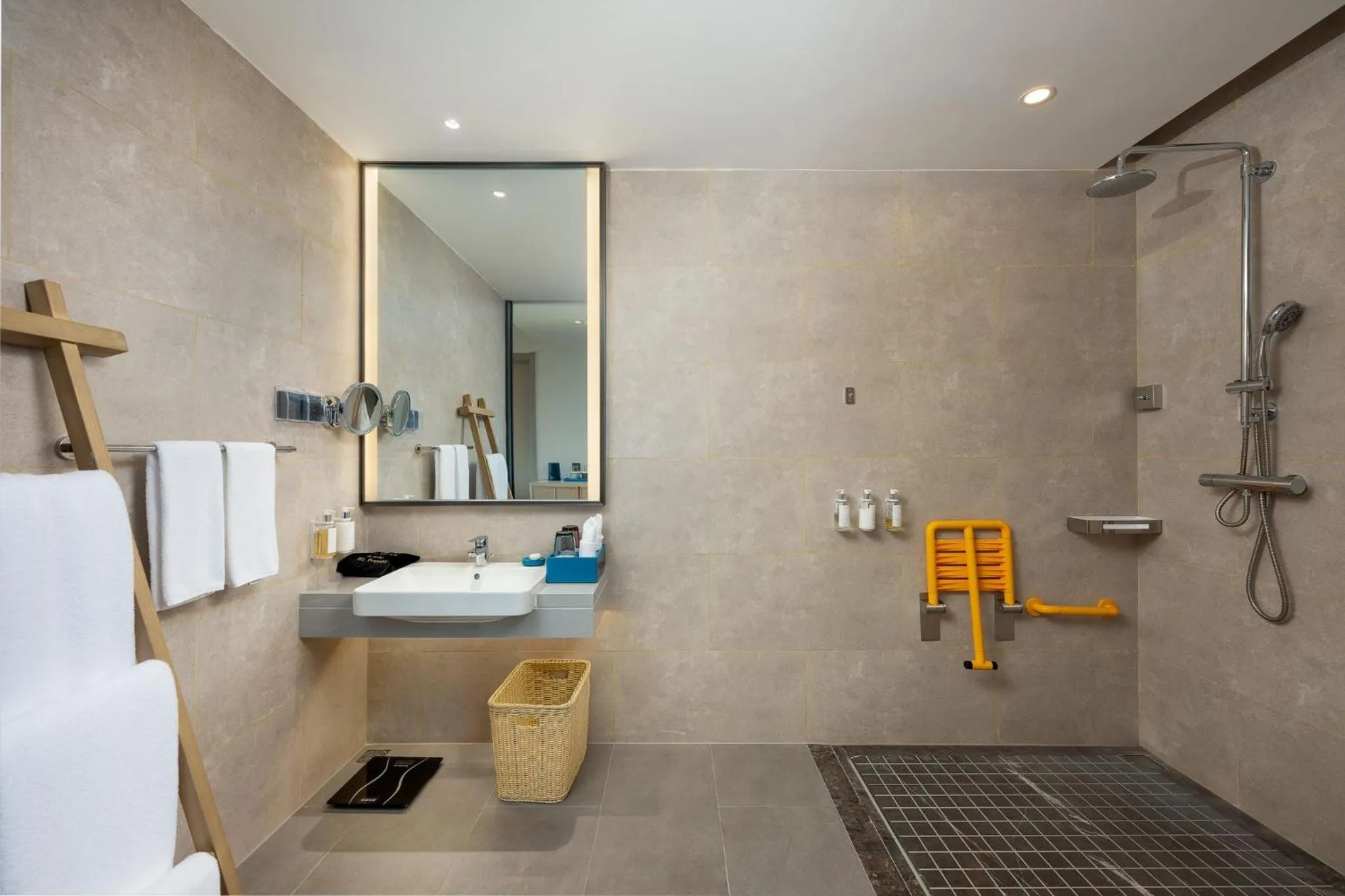 Photo of the whole room in Holiday Inn Hainan Xiangshui Bay by IHG