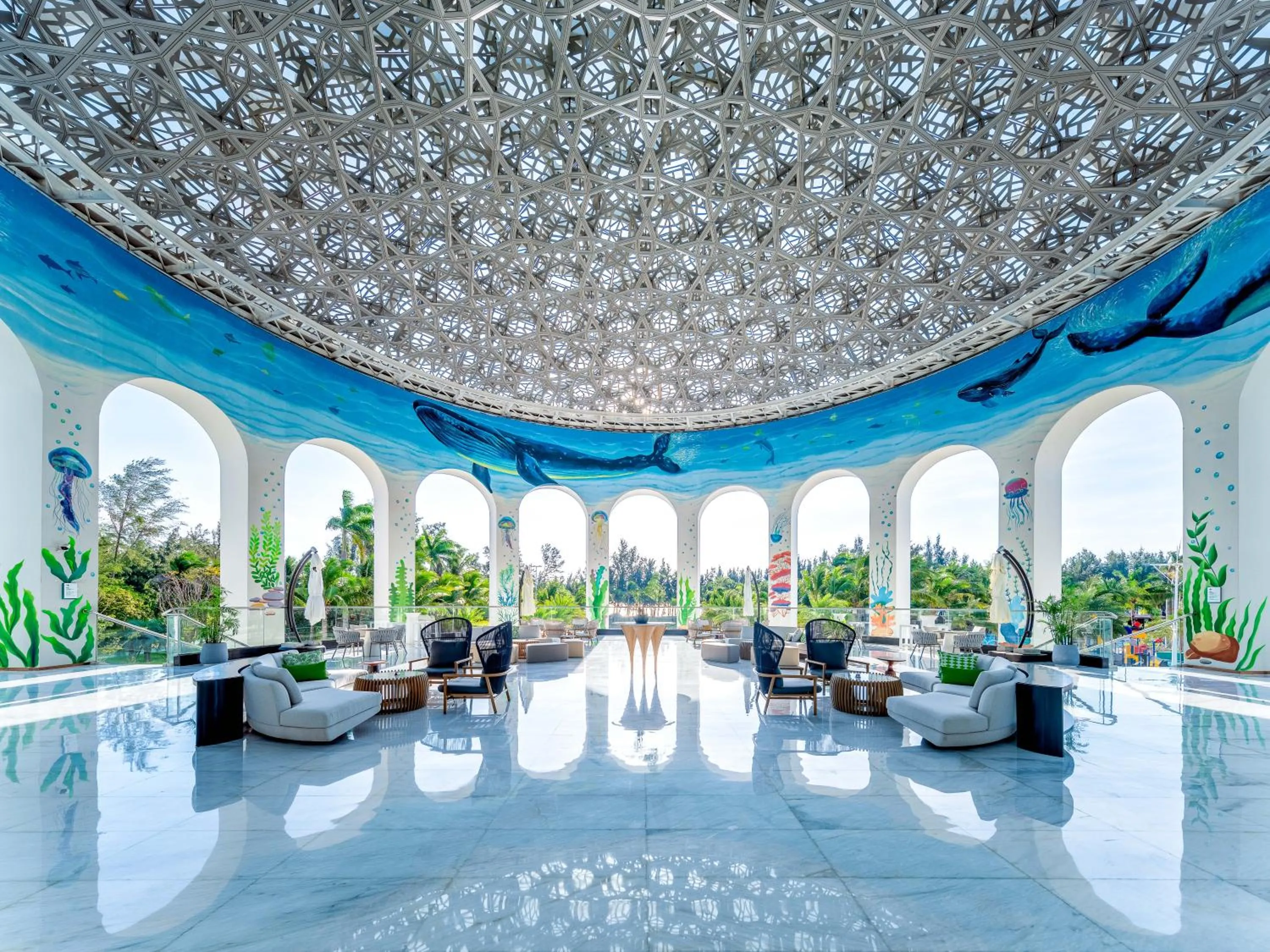 Lounge or bar in Holiday Inn Hainan Xiangshui Bay by IHG