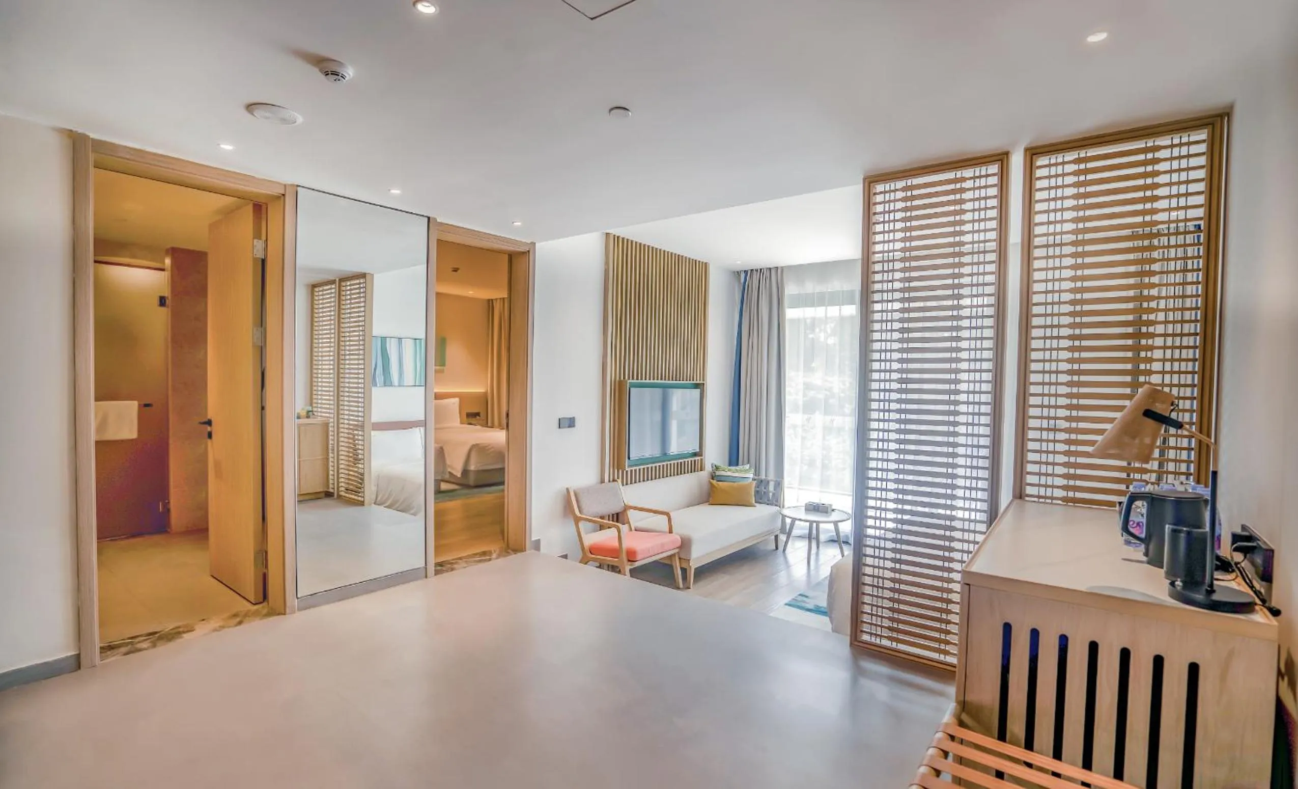 Photo of the whole room, Bed in Holiday Inn Hainan Xiangshui Bay by IHG