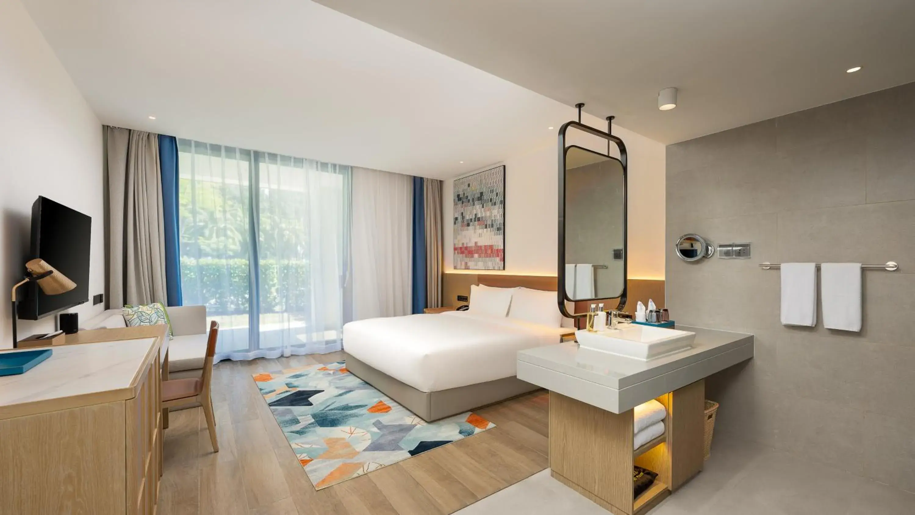 Standard King Room in Holiday Inn Hainan Xiangshui Bay by IHG Standard King Room in Holiday Inn Hainan Xiangshui Bay by IHG