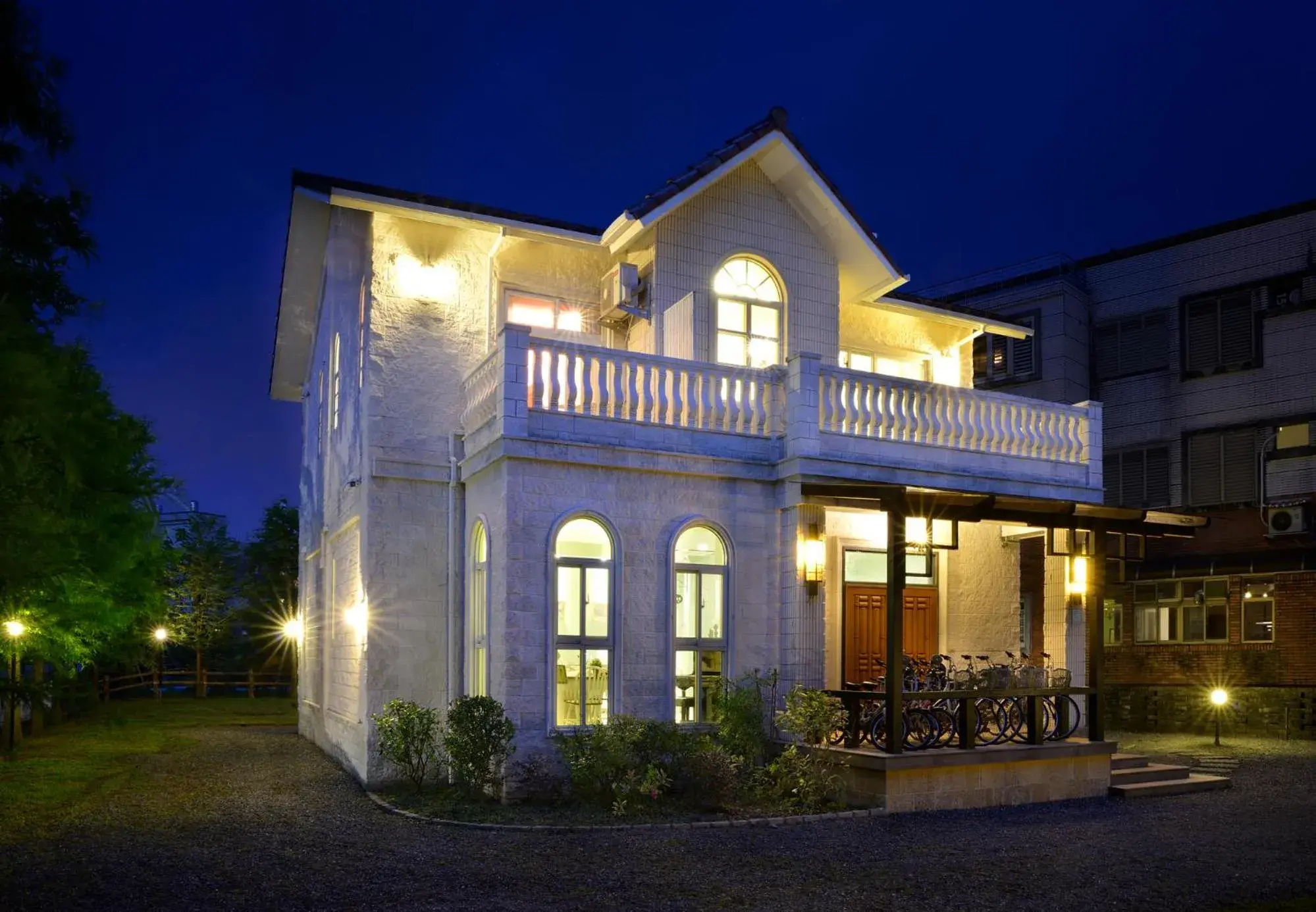 Property building in Dancing Butterfly Inn Family sliding BnB Property building in Dancing Butterfly Inn Family sliding BnB