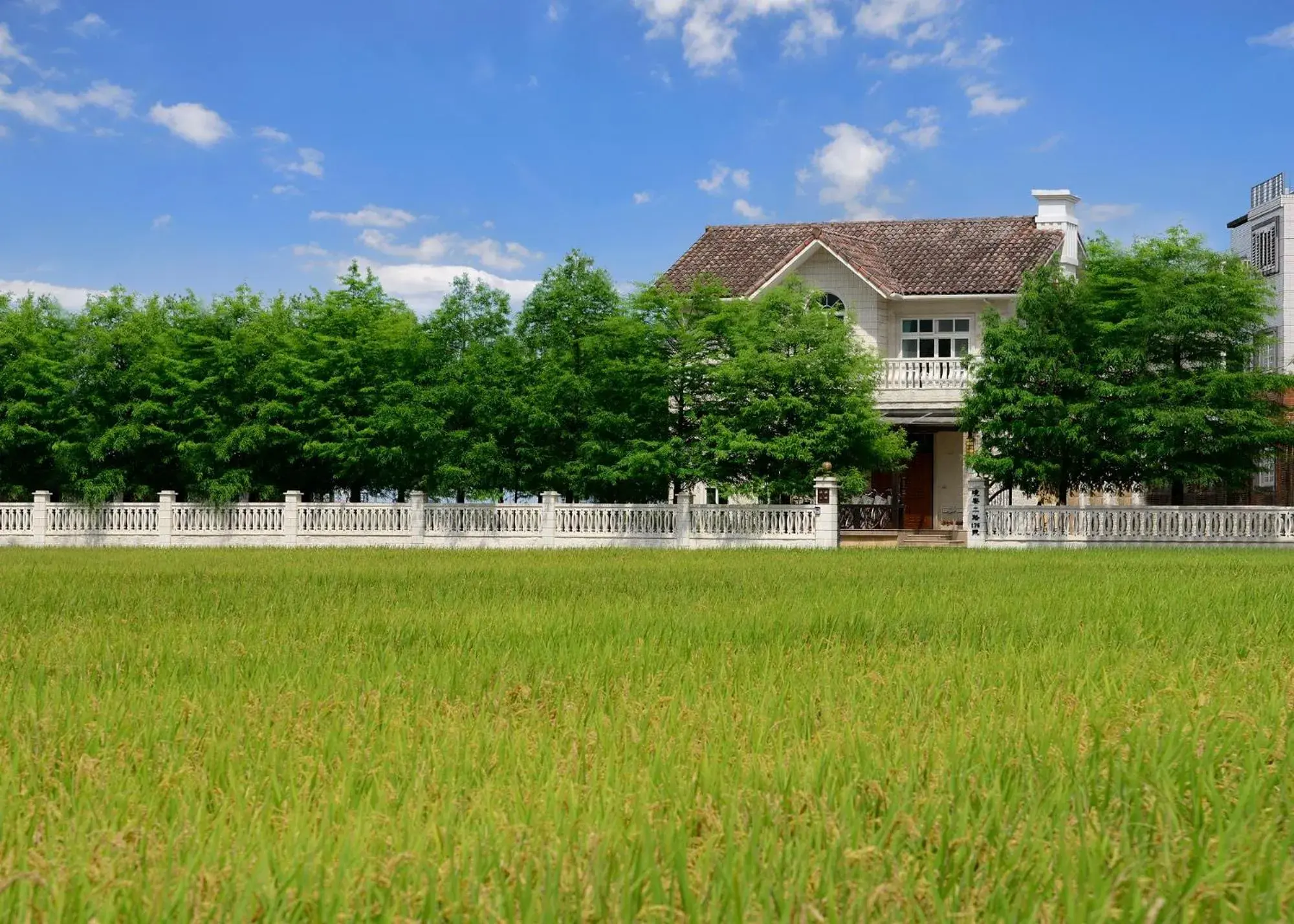 Property building in Dancing Butterfly Inn Family sliding BnB Property building in Dancing Butterfly Inn Family sliding BnB