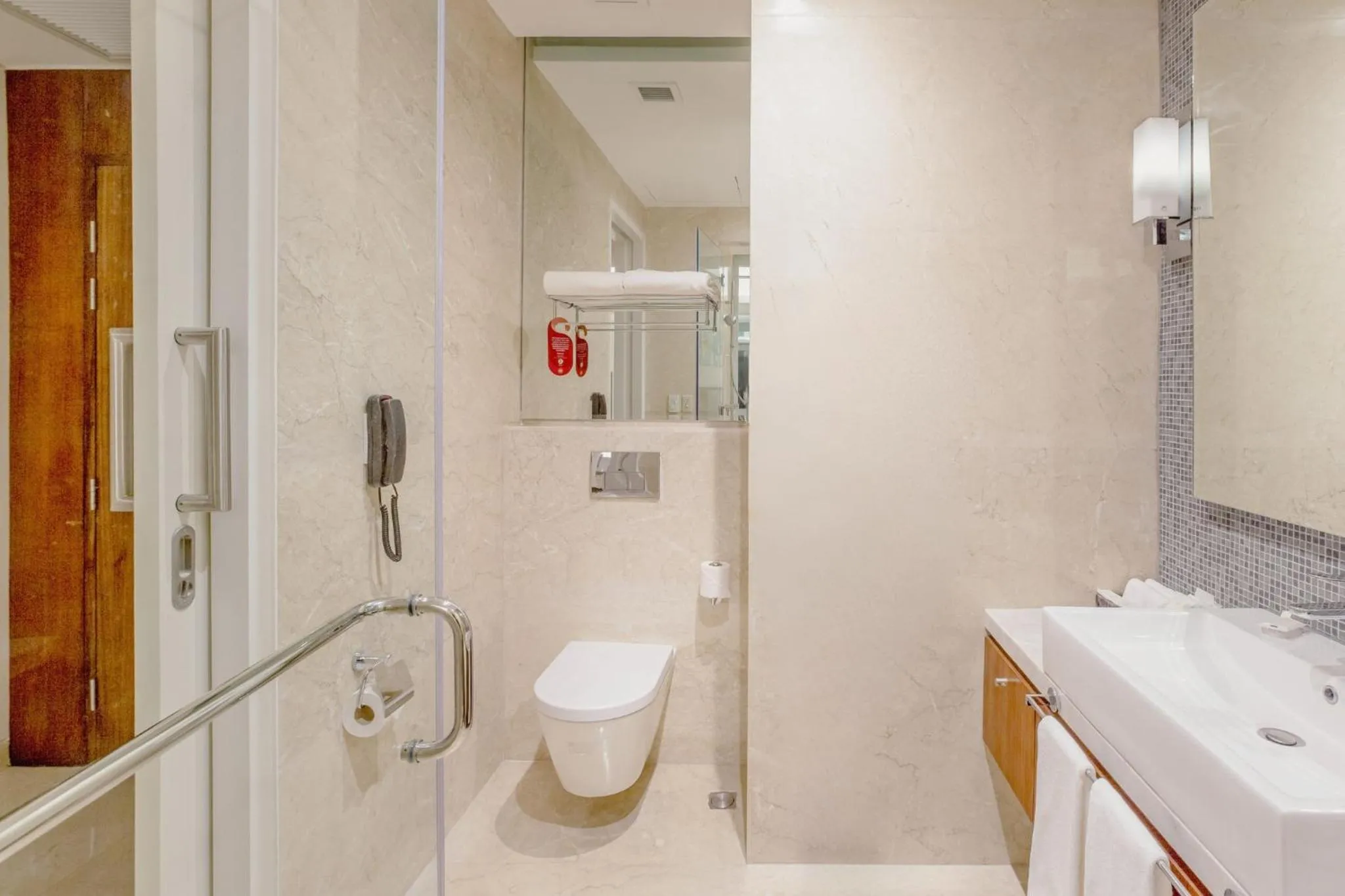 Shower in Richmonde Hotel Iloilo