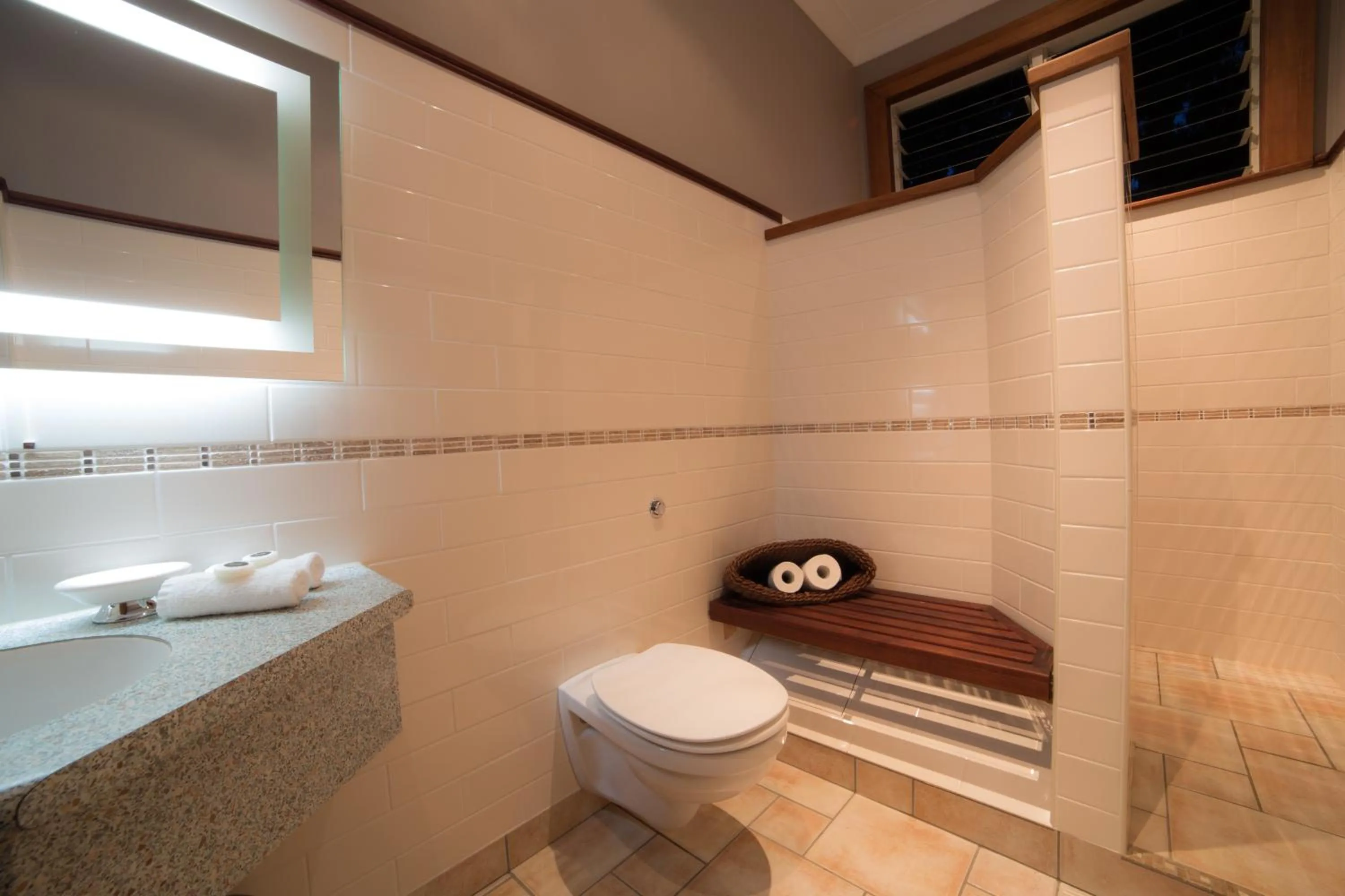 Bathroom in Shady Rest Bed & Breakfast