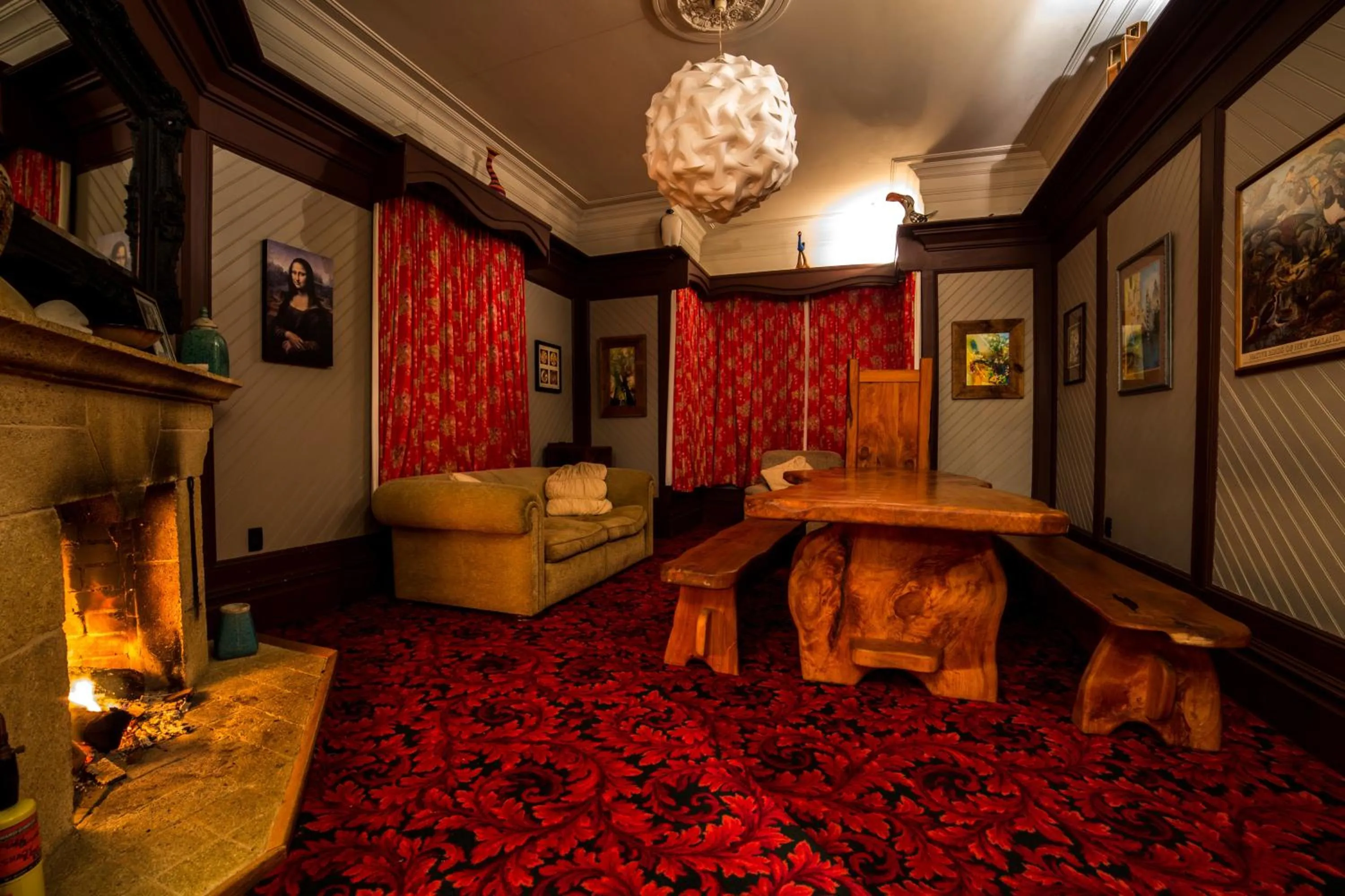 Communal lounge/ TV room in Shady Rest Bed & Breakfast