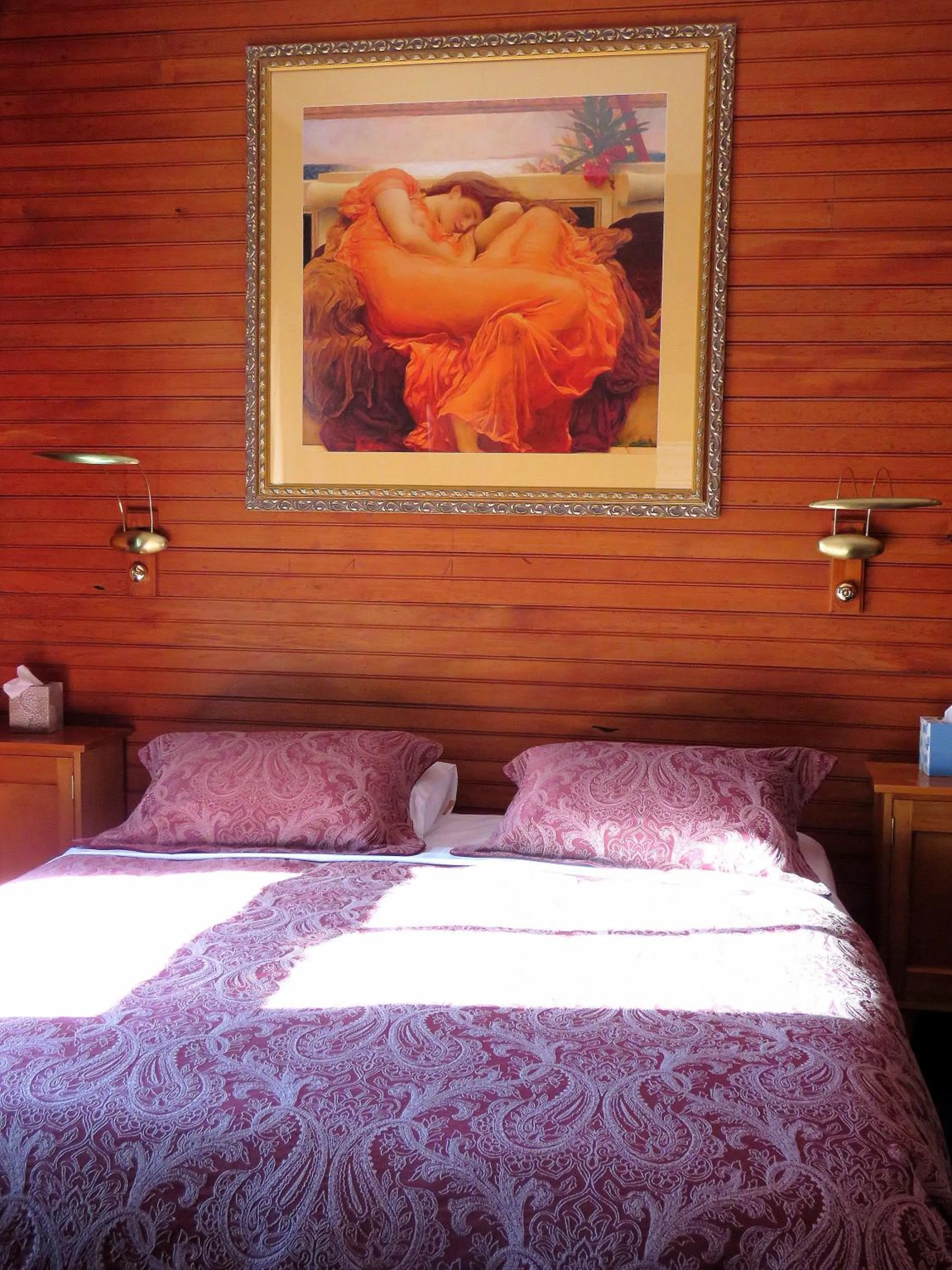 Photo of the whole room, Bed in Shady Rest Bed & Breakfast