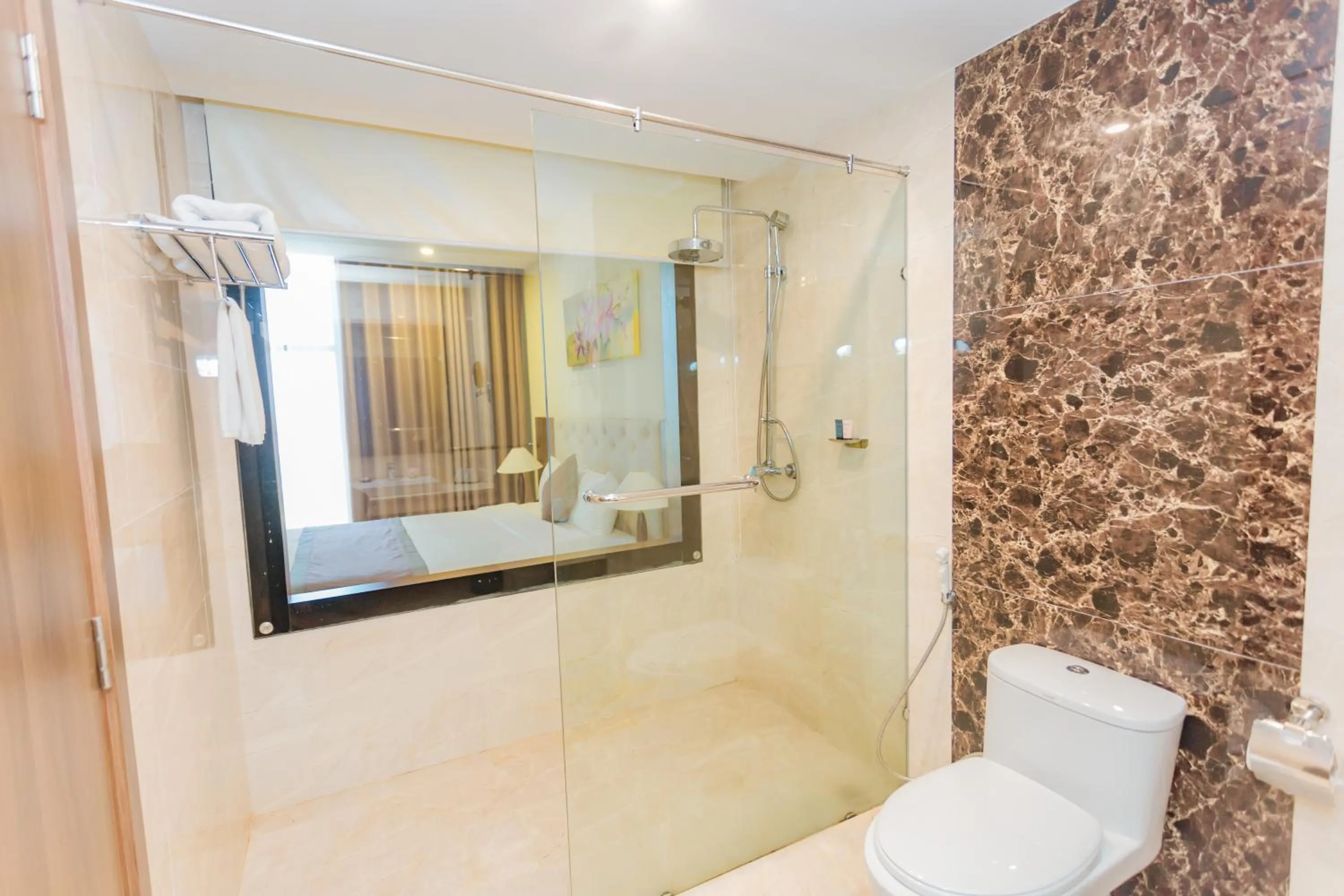 Shower in Muong Thanh Grand Quang Nam