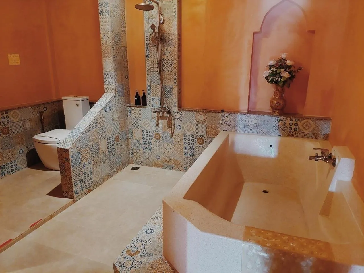 Toilet in Retro Box Hotel Chumphon