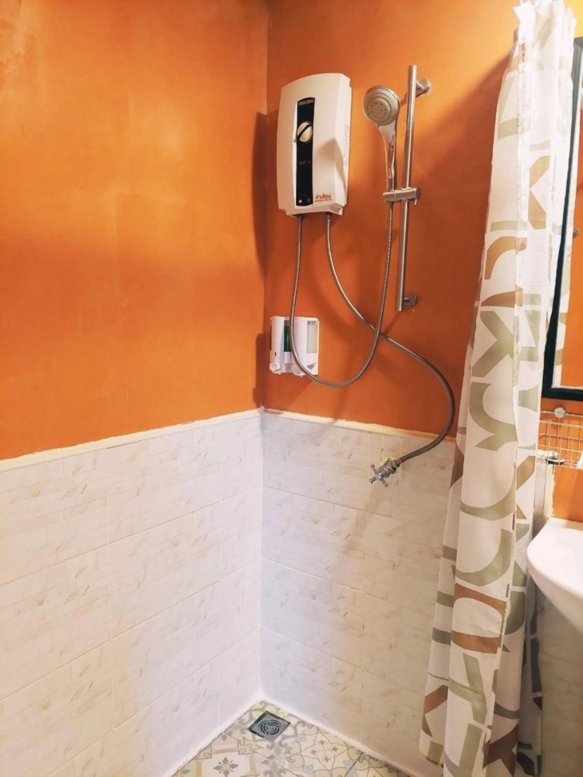 Bathroom in Retro Box Hotel Chumphon