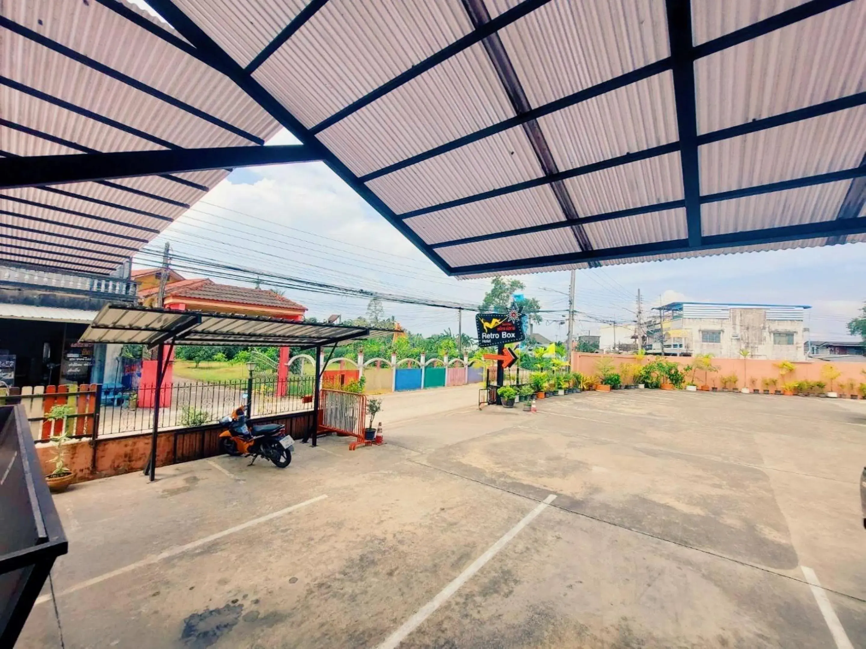 Facade/entrance in Retro Box Hotel Chumphon Facade/entrance in Retro Box Hotel Chumphon