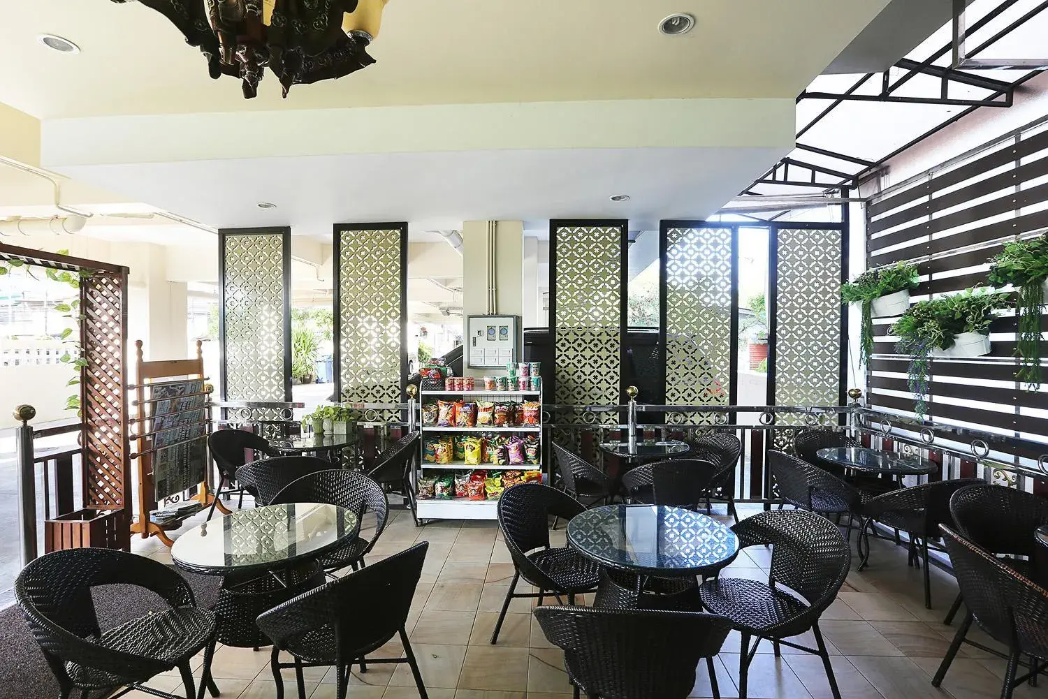 Restaurant/places to eat in V Place Residence Restaurant/places to eat in V Place Residence