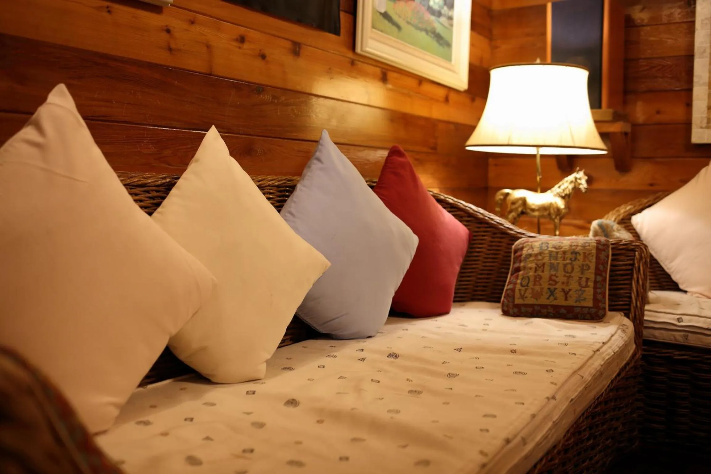 Seating area, Bed in Cingjing Hanging Garden & Resort