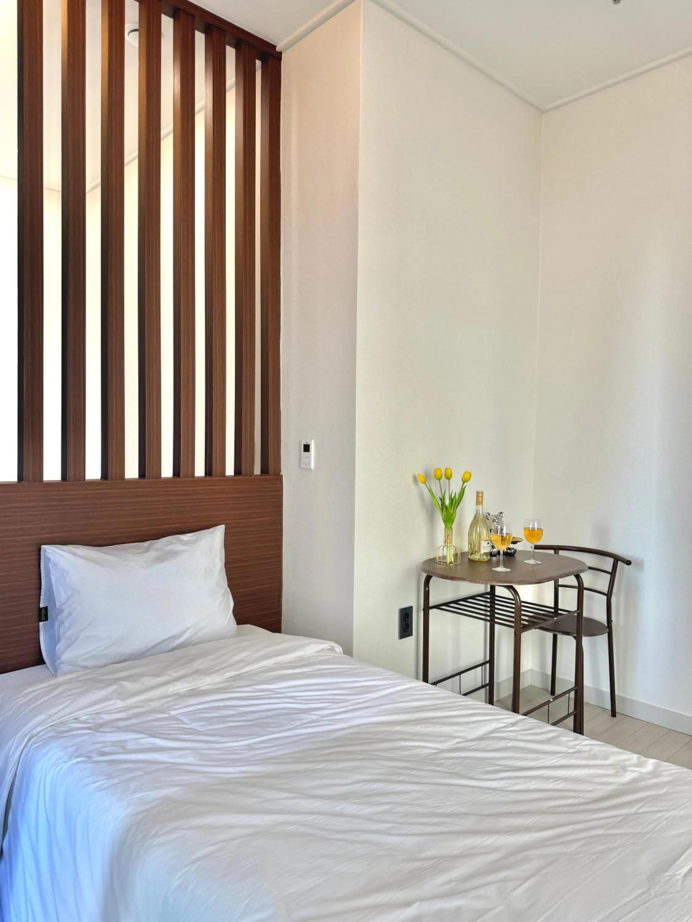 Bed in Raviens Maison de Hotel