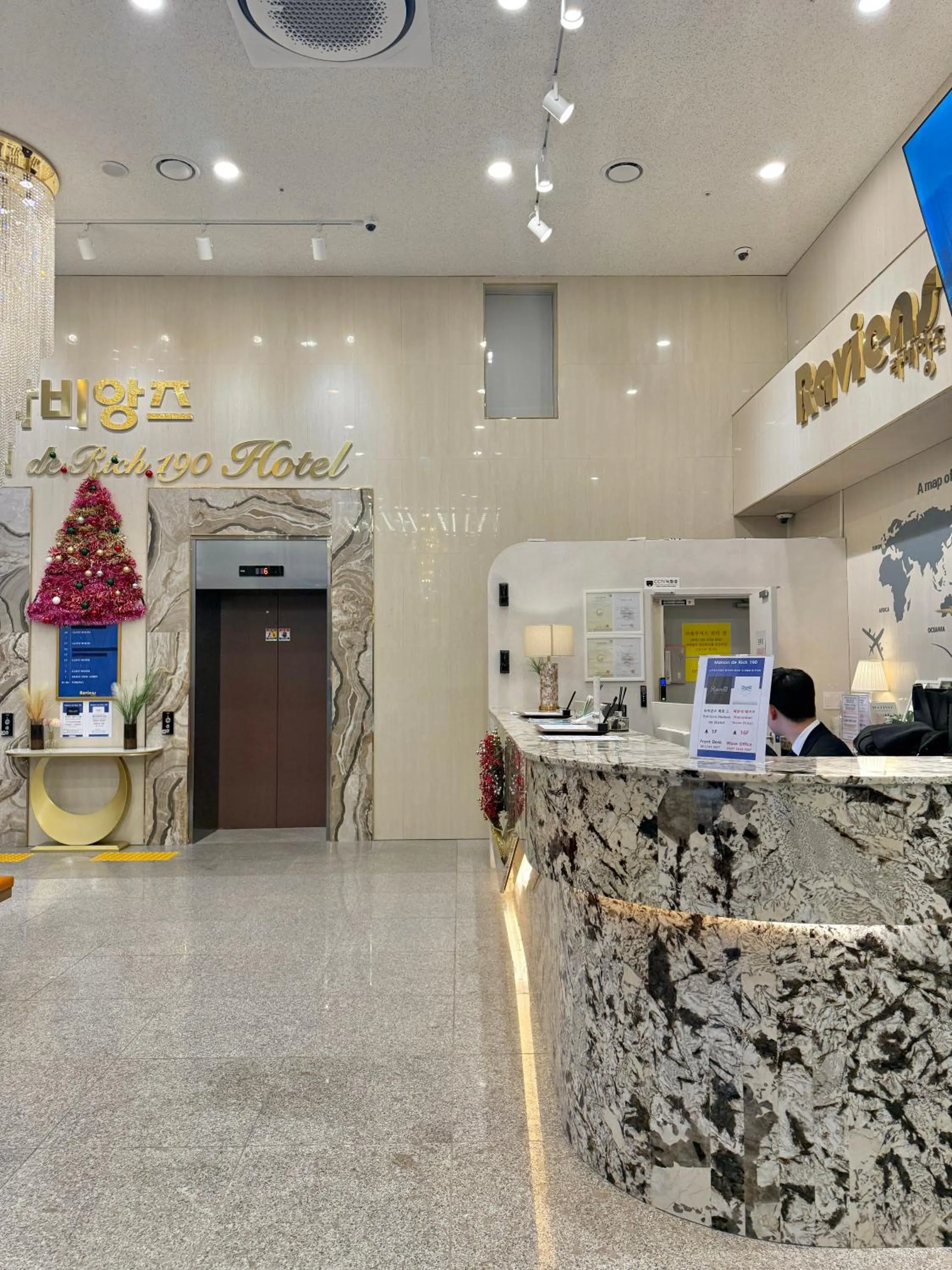 Raviens Maison de Hotel