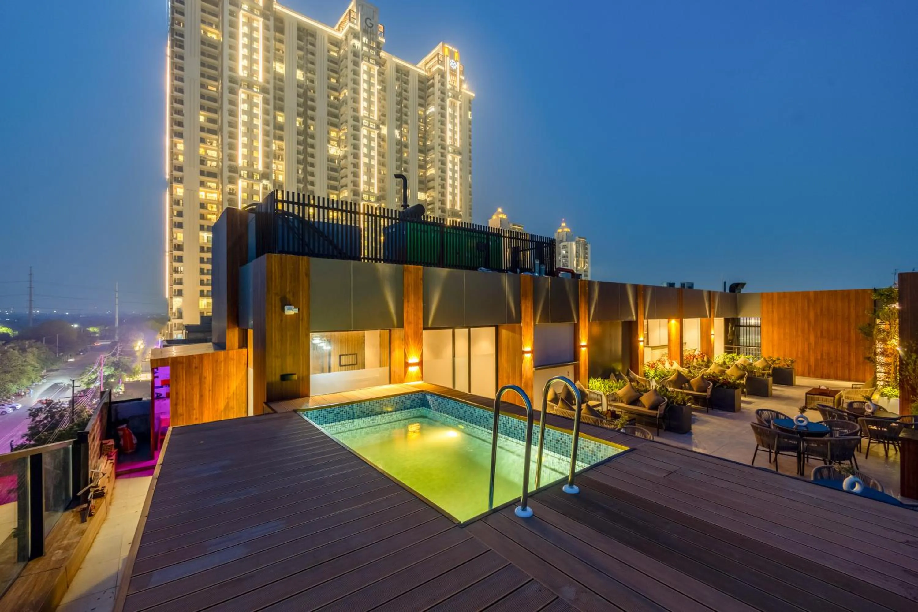 Property building in Saltstayz Autograph - Advant & Sector 144