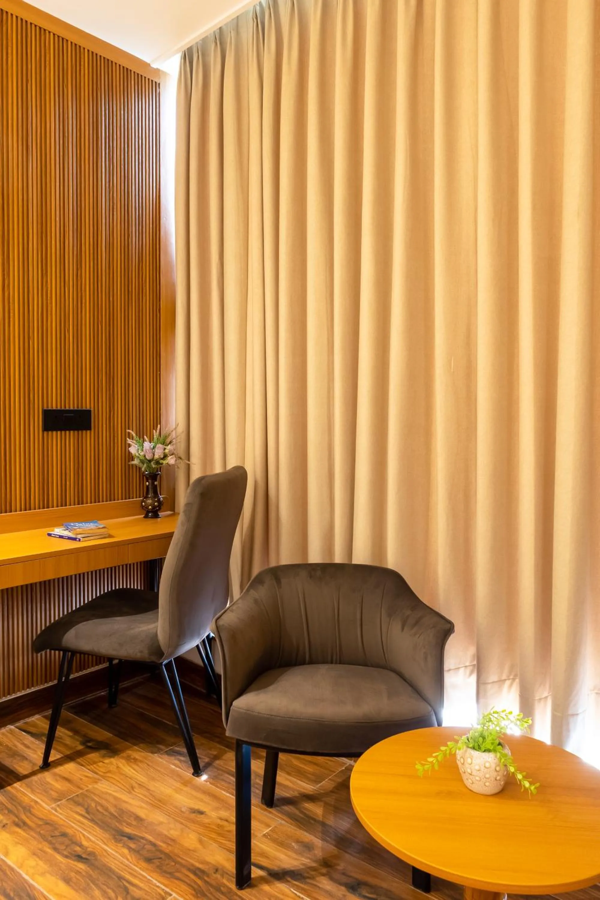 Seating area in Saltstayz Autograph - Advant & Sector 144