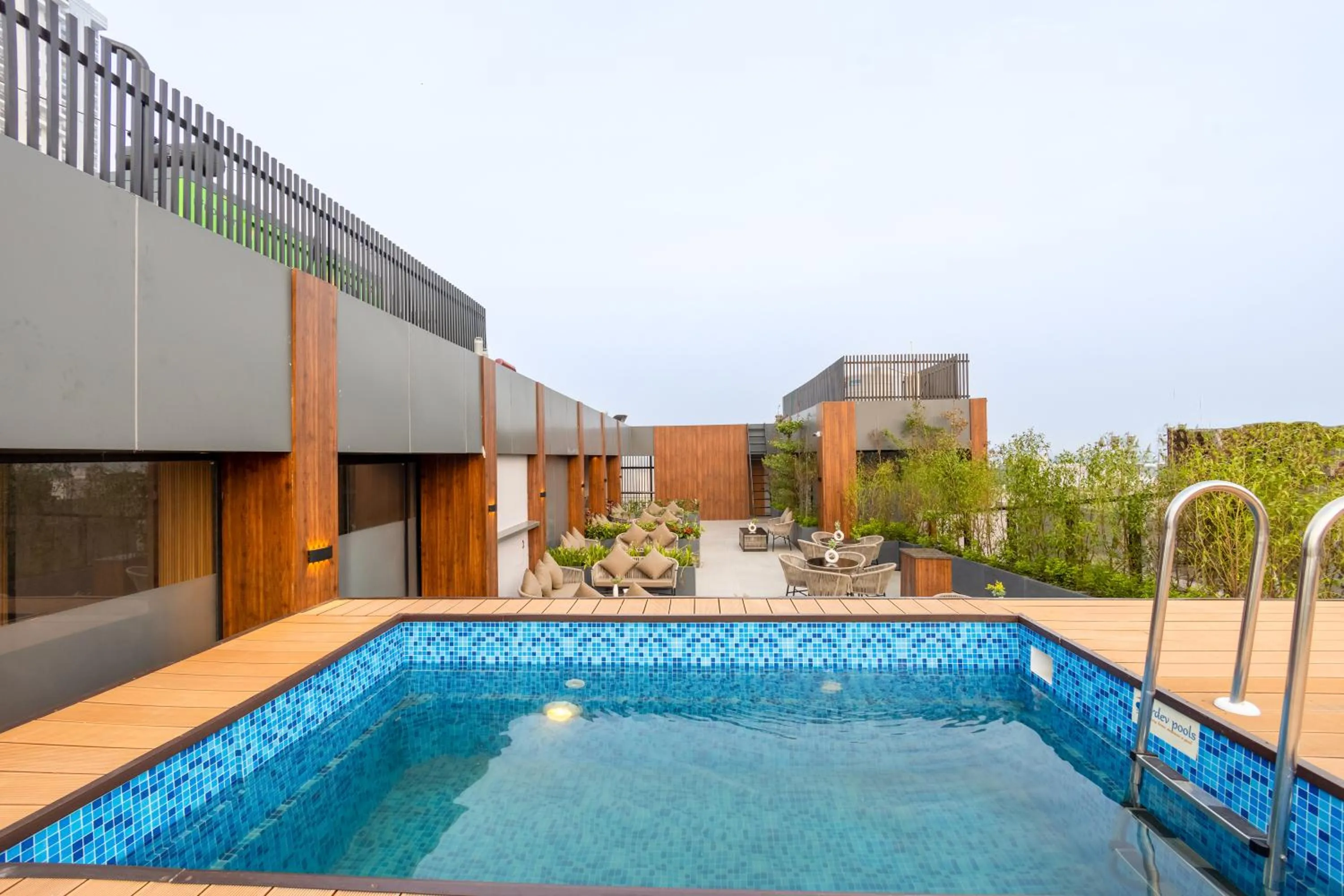 Day in Saltstayz Autograph - Advant & Sector 144