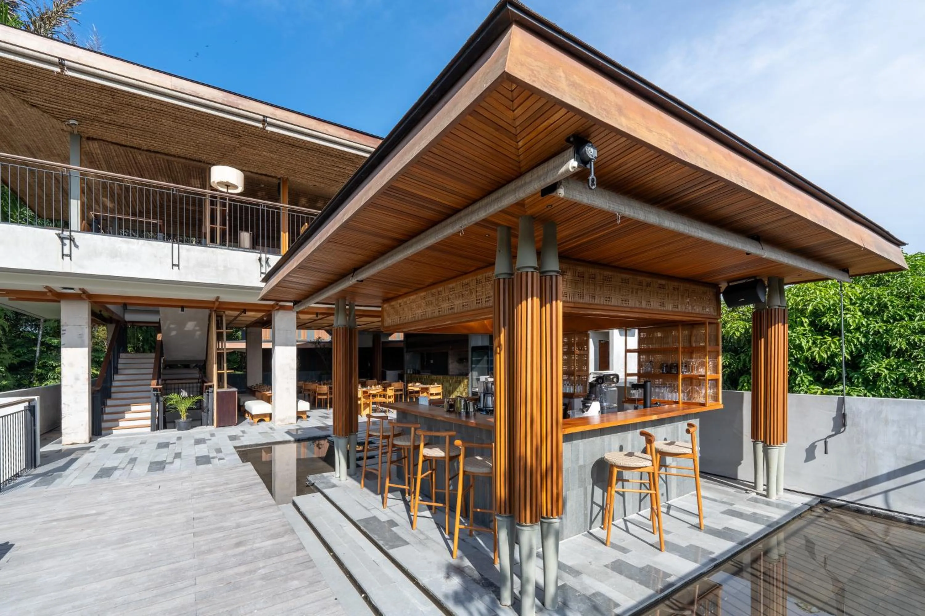 Restaurant/places to eat in Alaya Suites Ubud